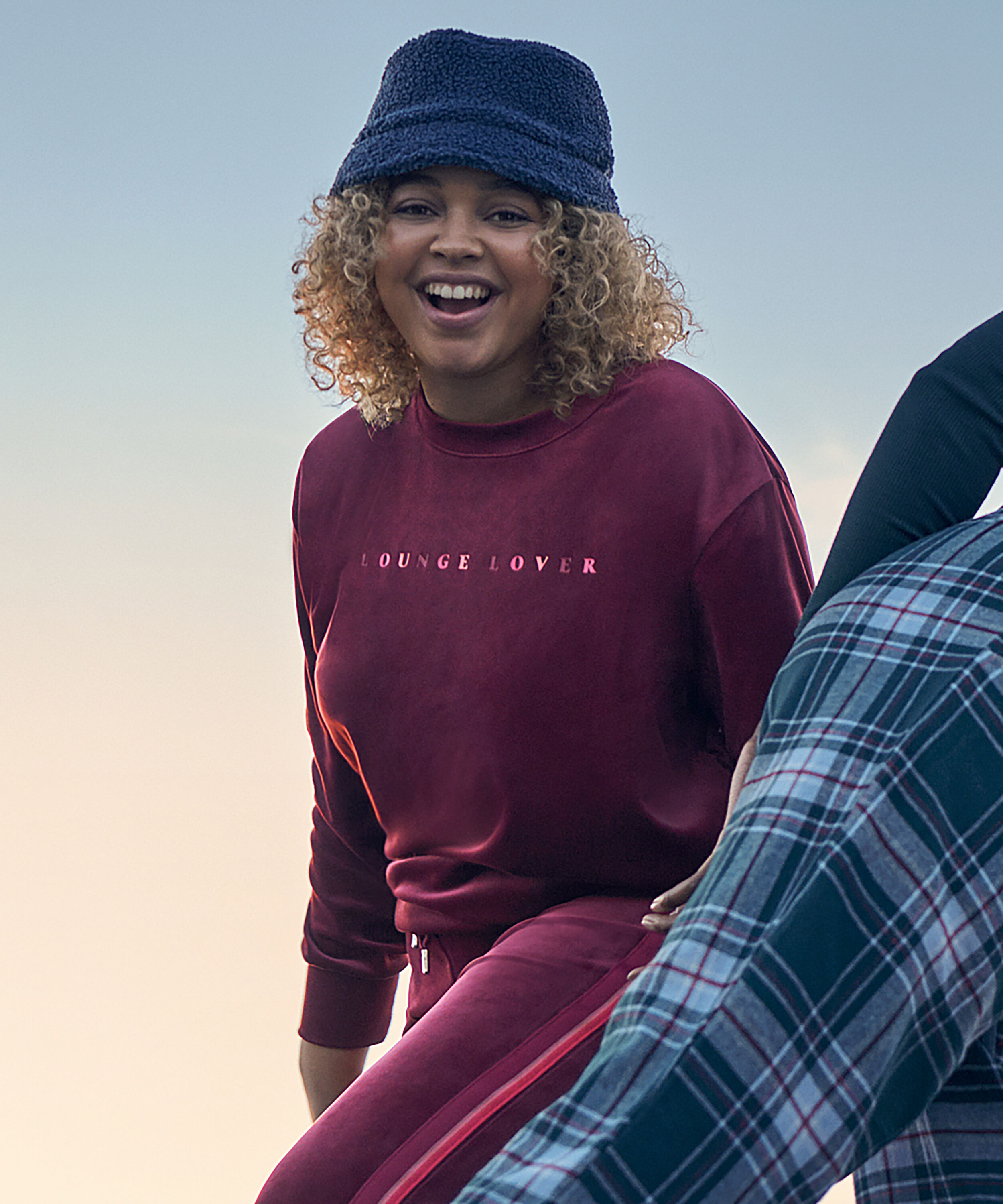 Lang&auml;rmeliges Top aus Velours, Rot