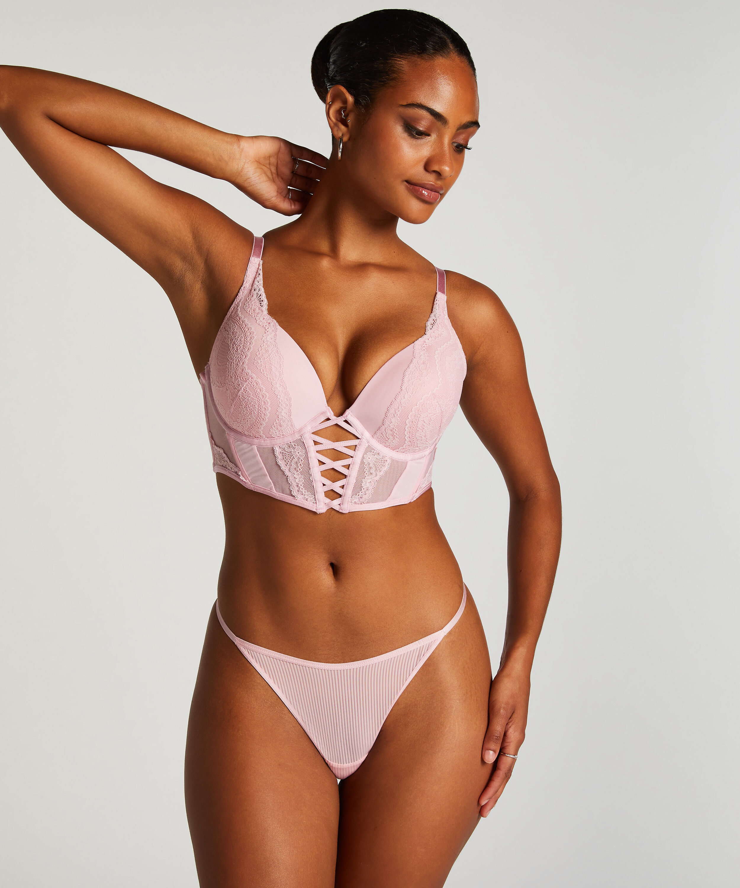 String mit hohem Beinausschnitt Kaiden, Rose