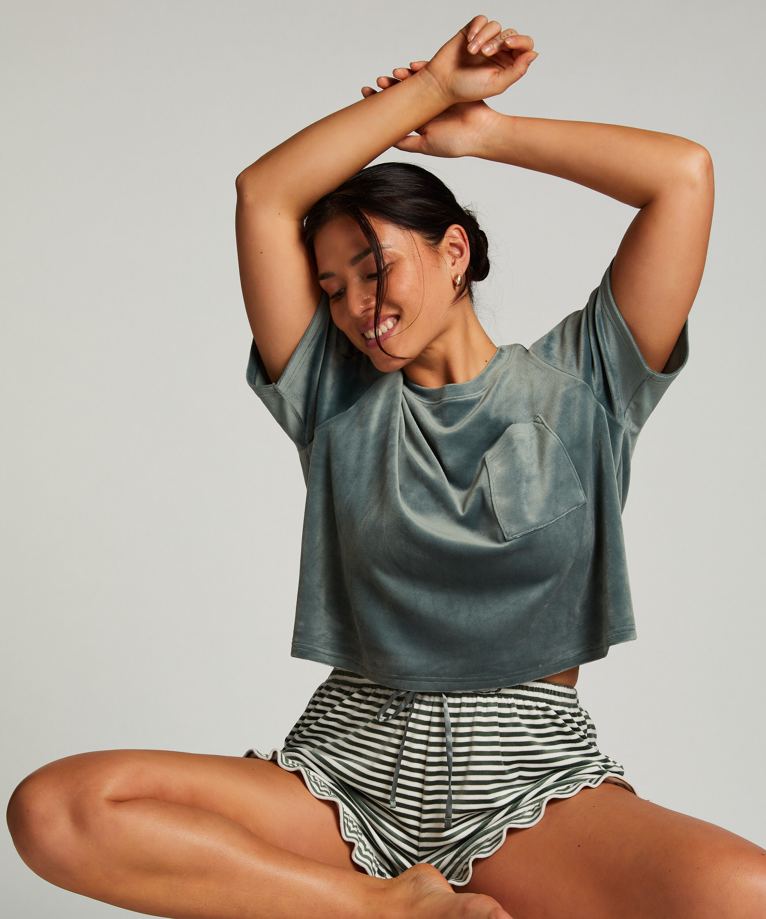 Shorts Velours Ruffle, Grün