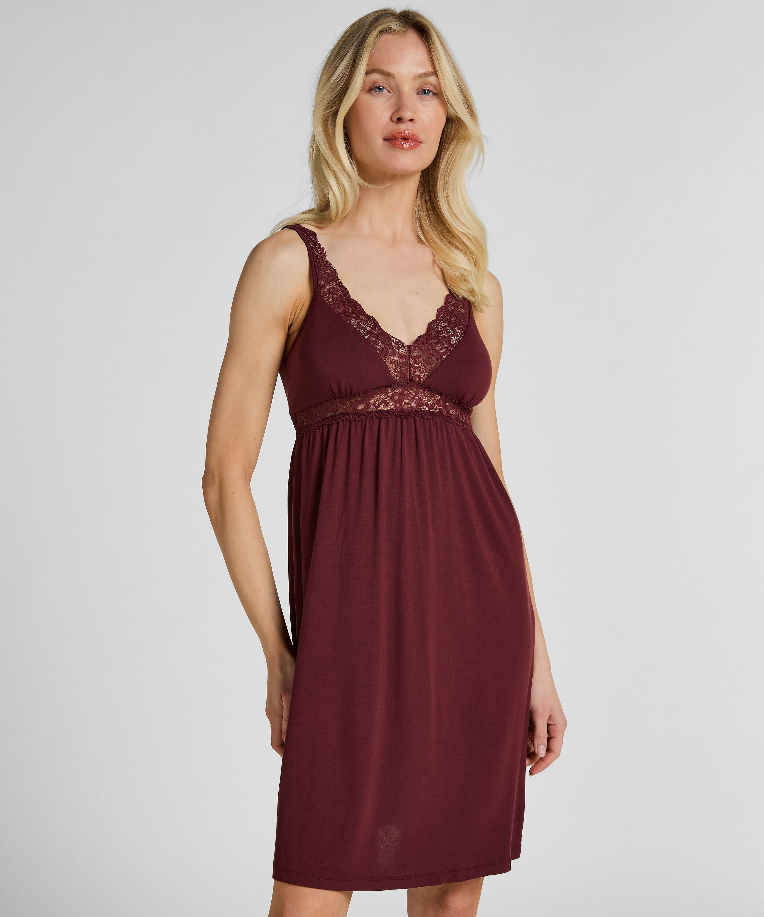 Jersey-Negligé mit Spitze, Lila Jersey-Negligé mit Spitze, Lila