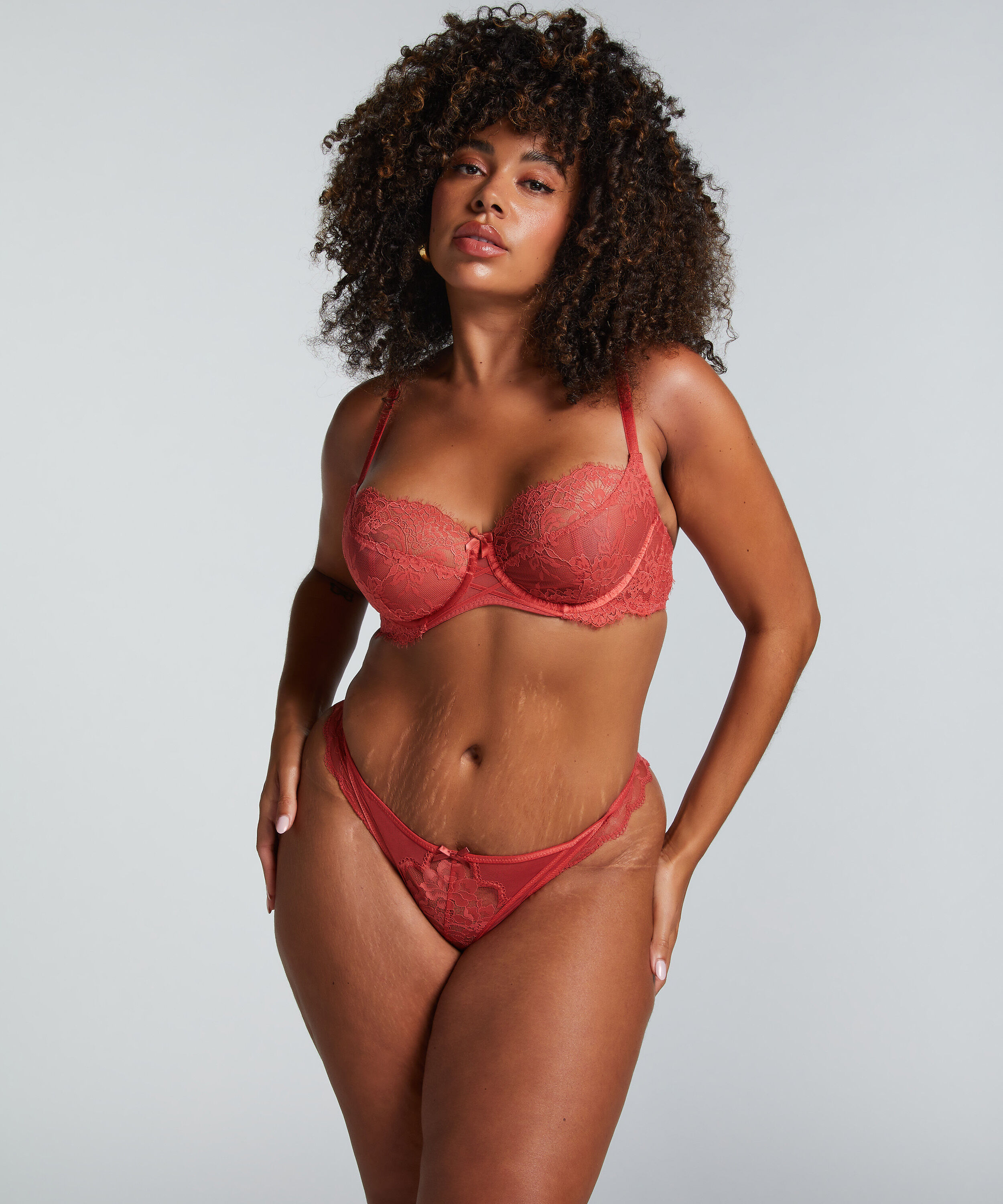 Brazilian Lorna, Rot