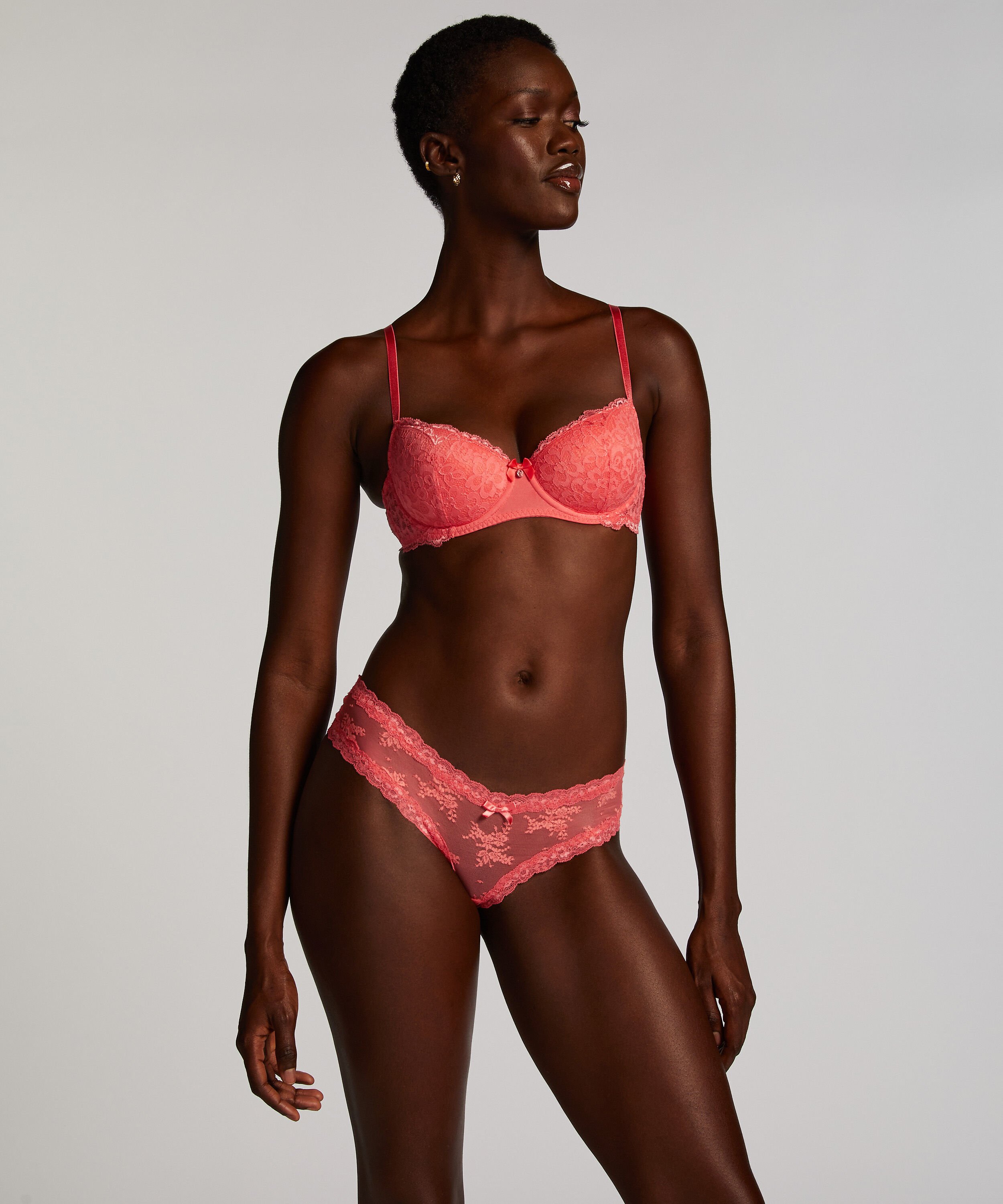 Brazilian V-shape mesh, Rose Brazilian V-shape mesh, Rose