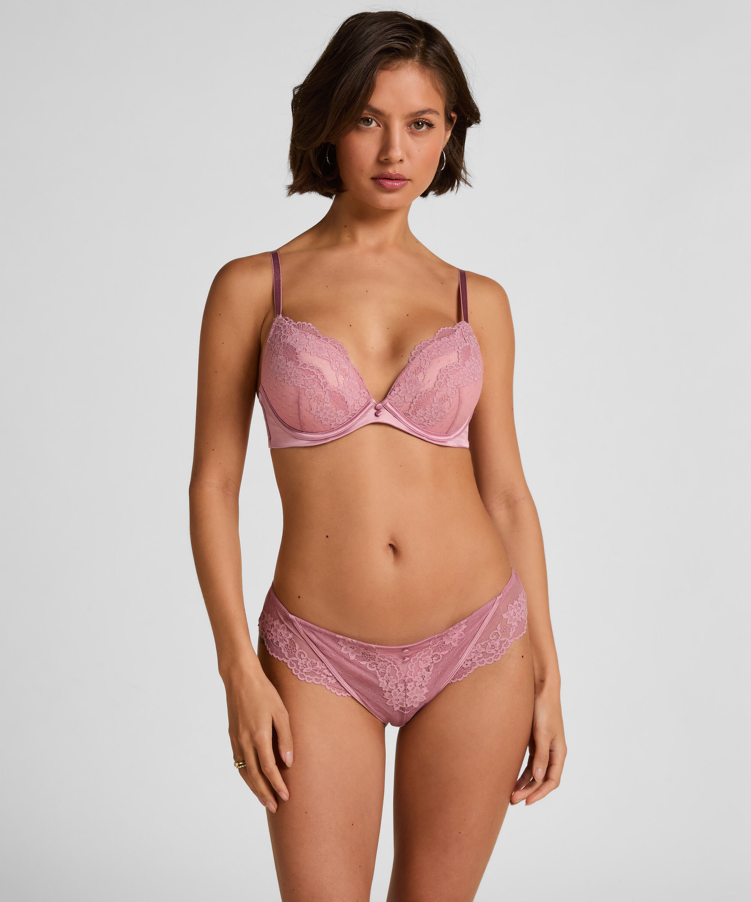 Brazilian Laila, Rose