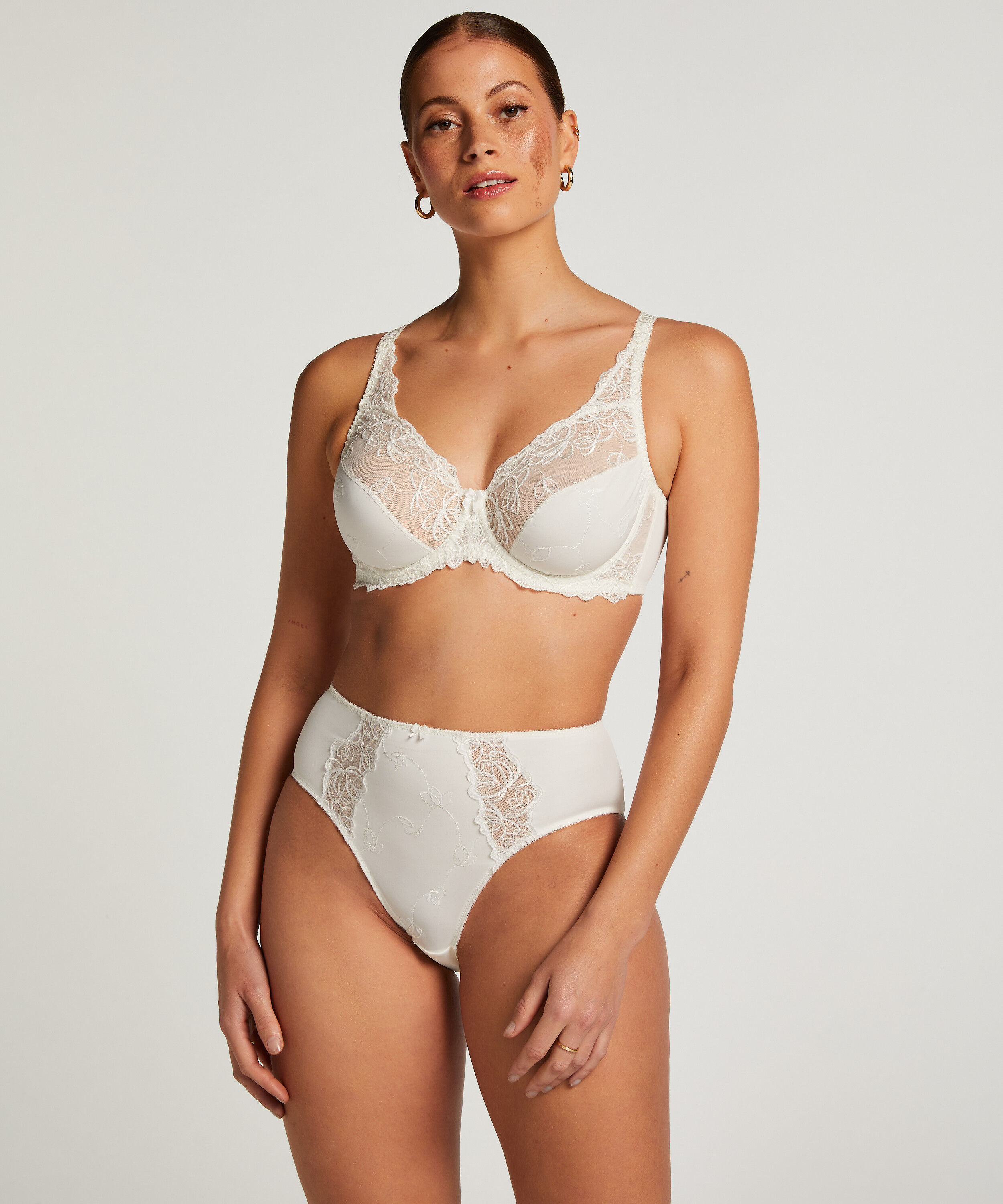Hochgeschnittener Slip Diva, Weiß