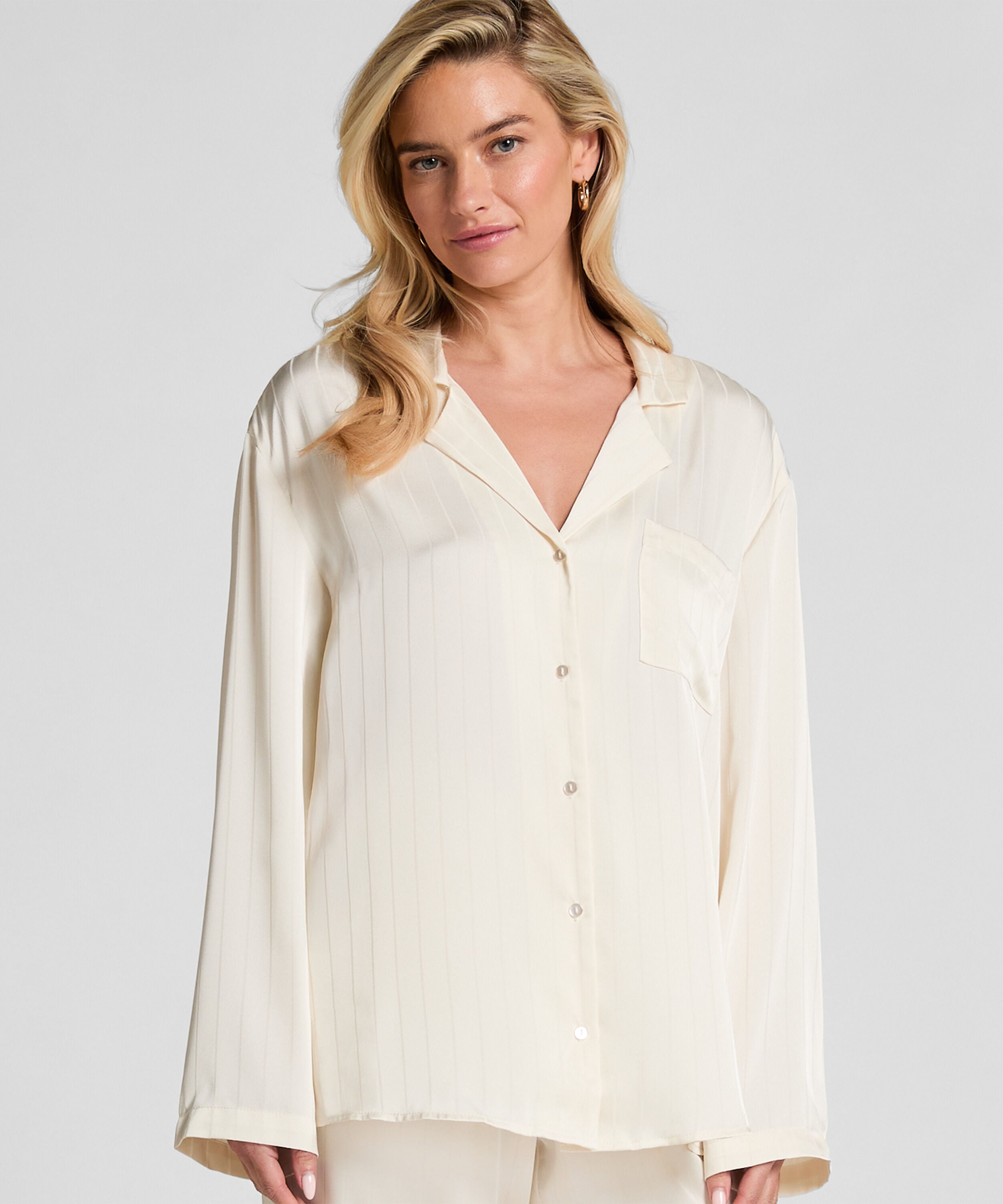 Satinjacke mit Nadelstreifen, Weiß