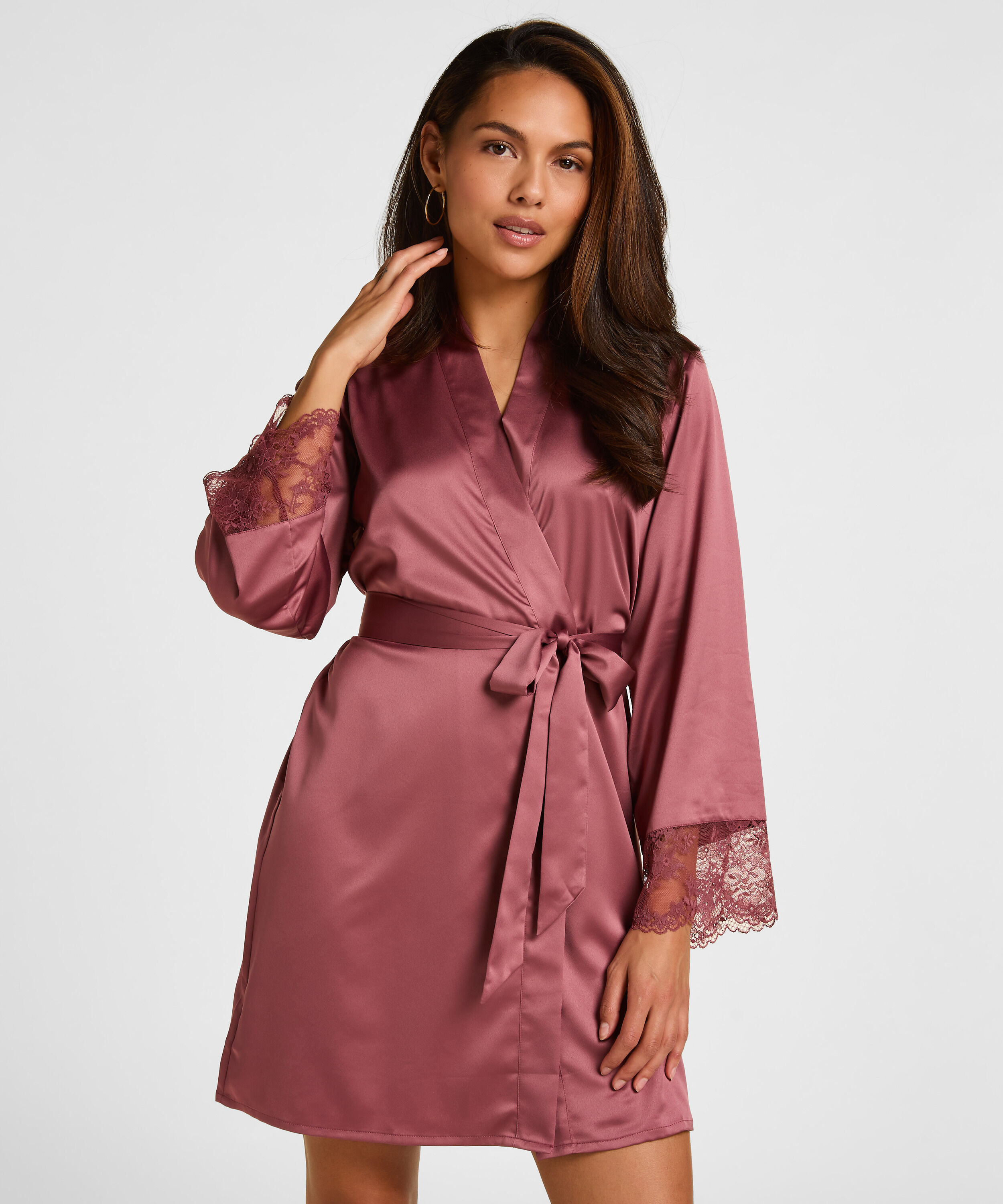 Kimono Naomi, Lila