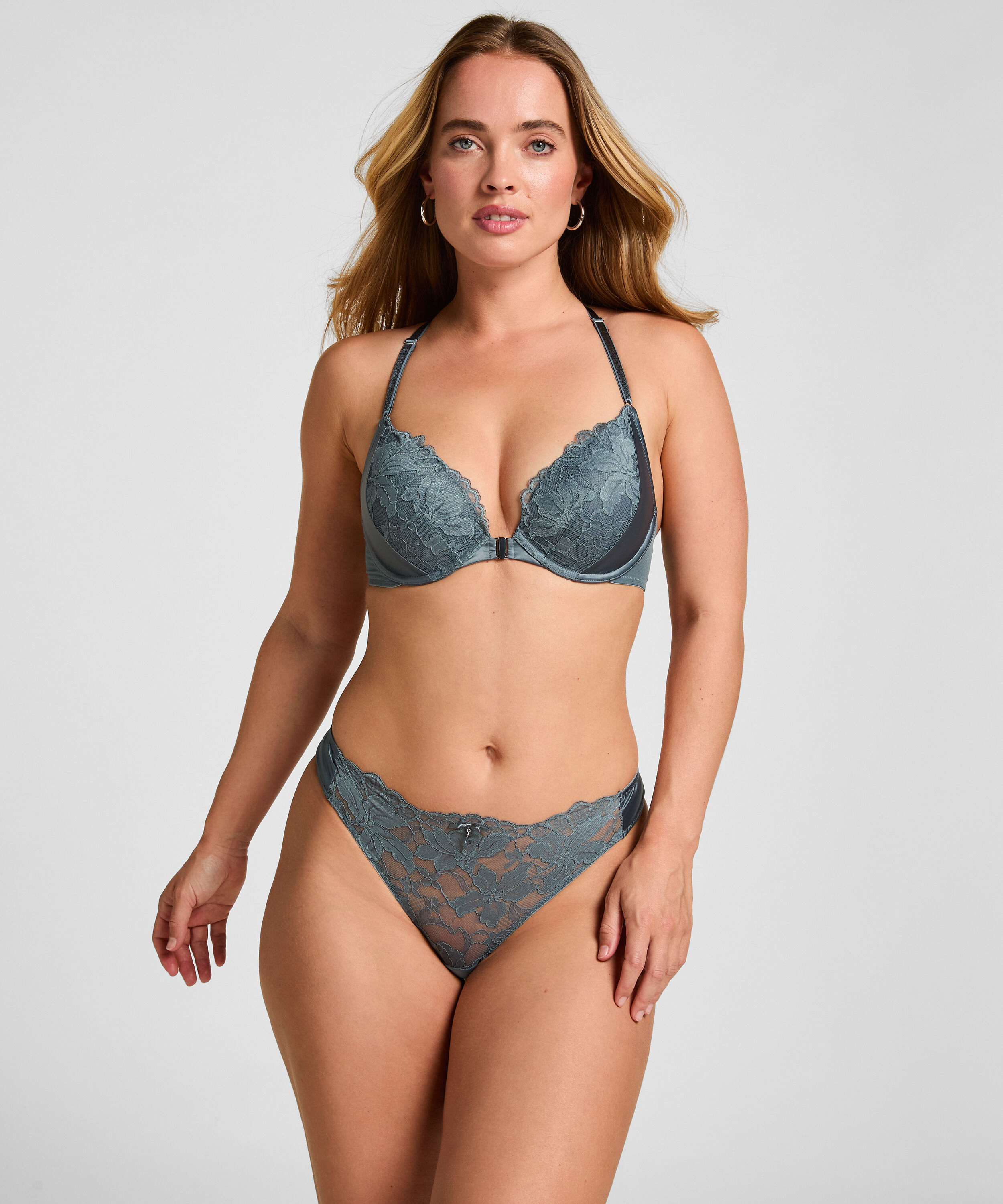 Hoch geschnittener String Viktoria, Blau Hoch geschnittener String Viktoria, Blau