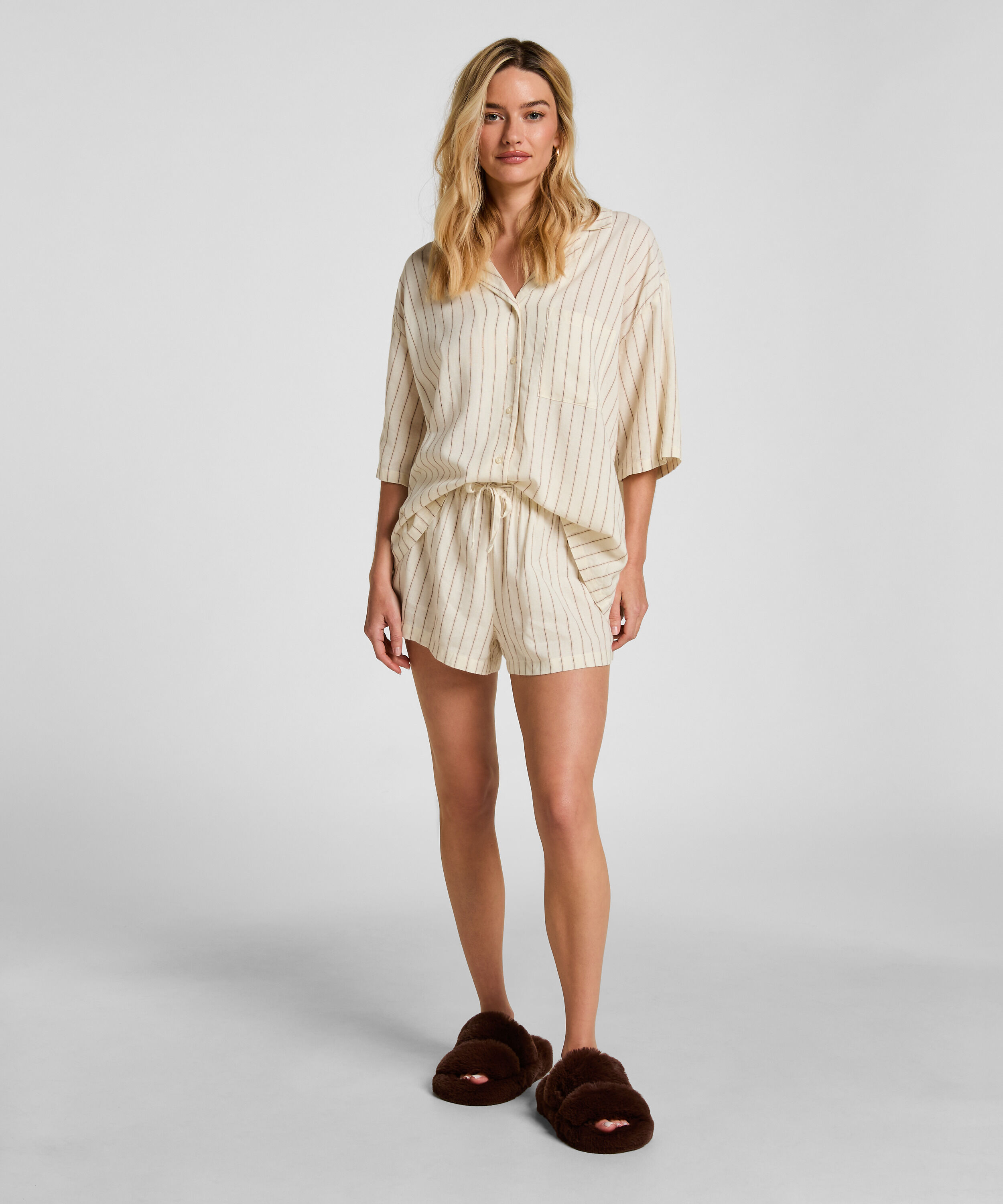 Slipper Hannah, Braun