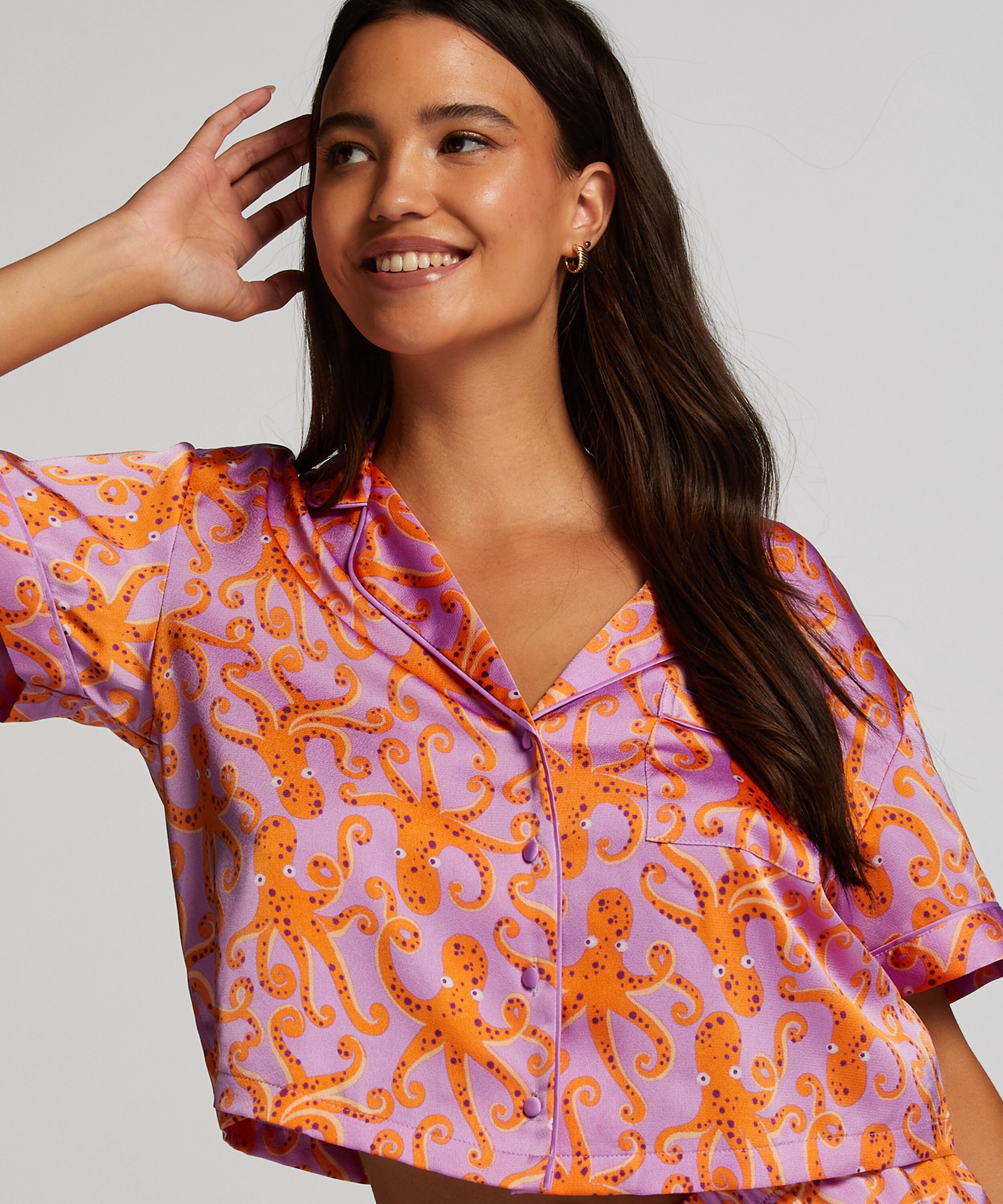 Kurzärmelige Satin-Jacke, Lila