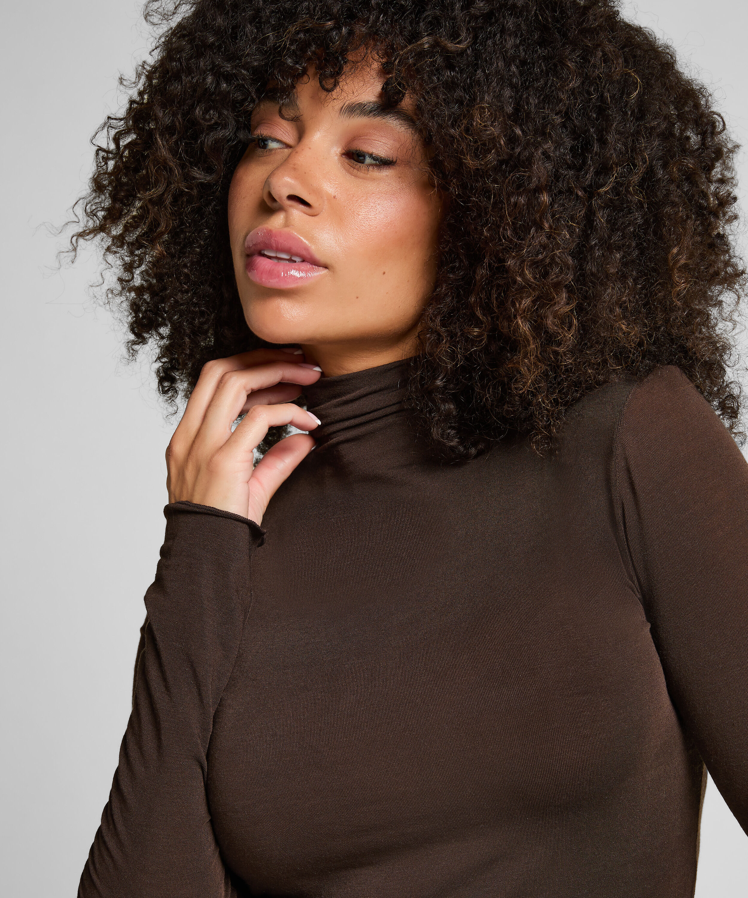 super soft Shirt aus Kaschmir-Mix mit Rollkragen, Braun