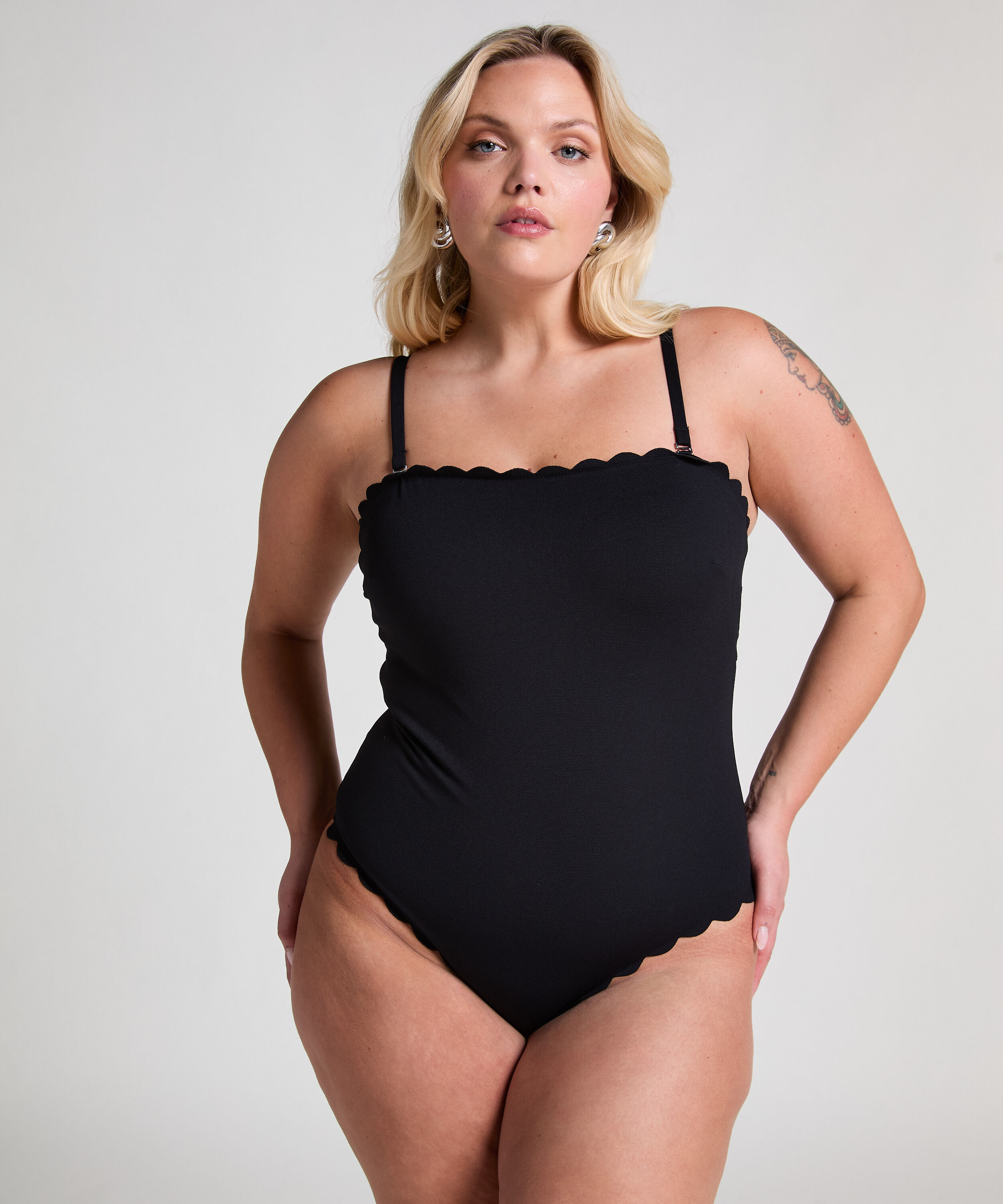 Badeanzug Bandeau Scallop