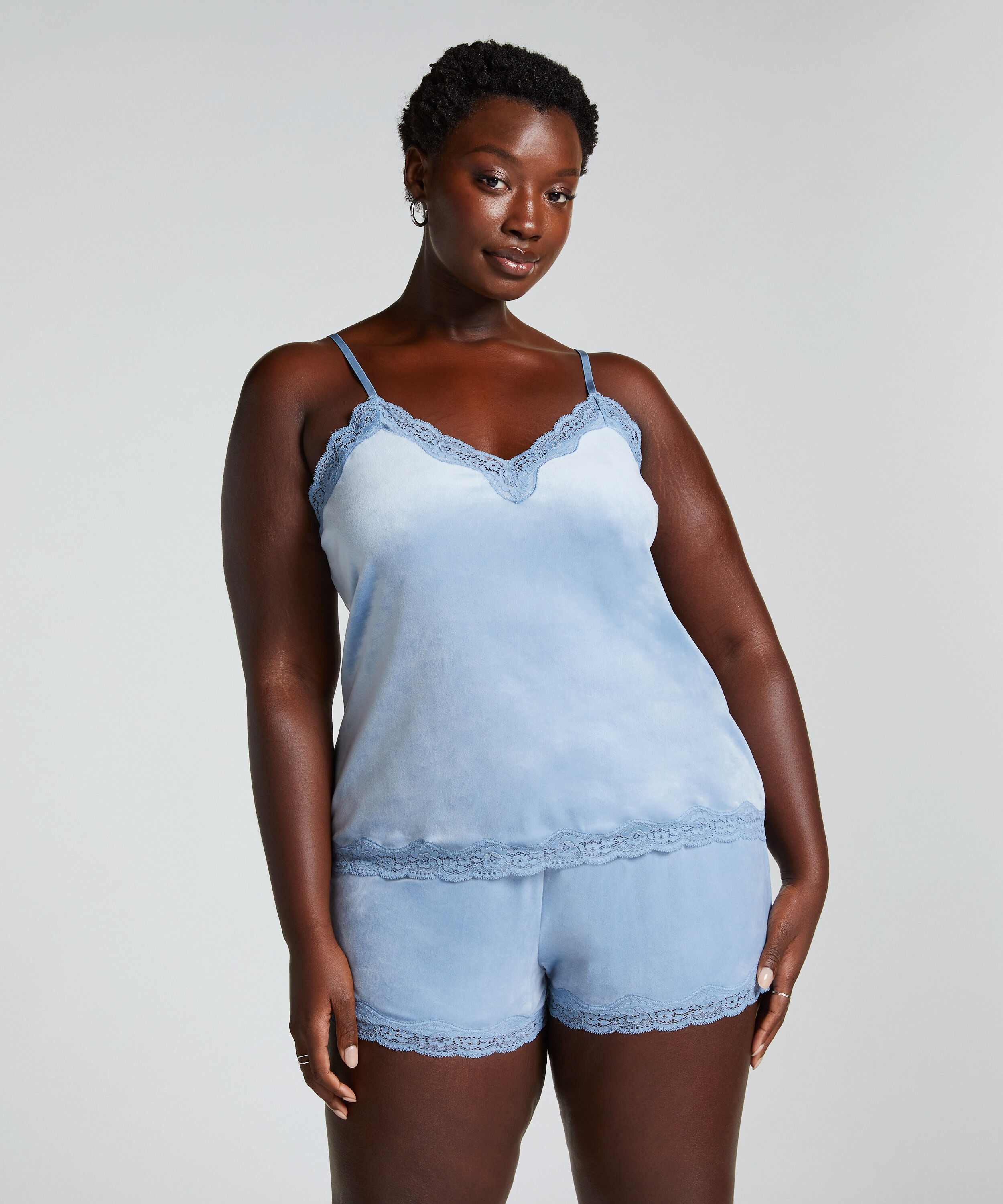 Samit-Spitzen-Short