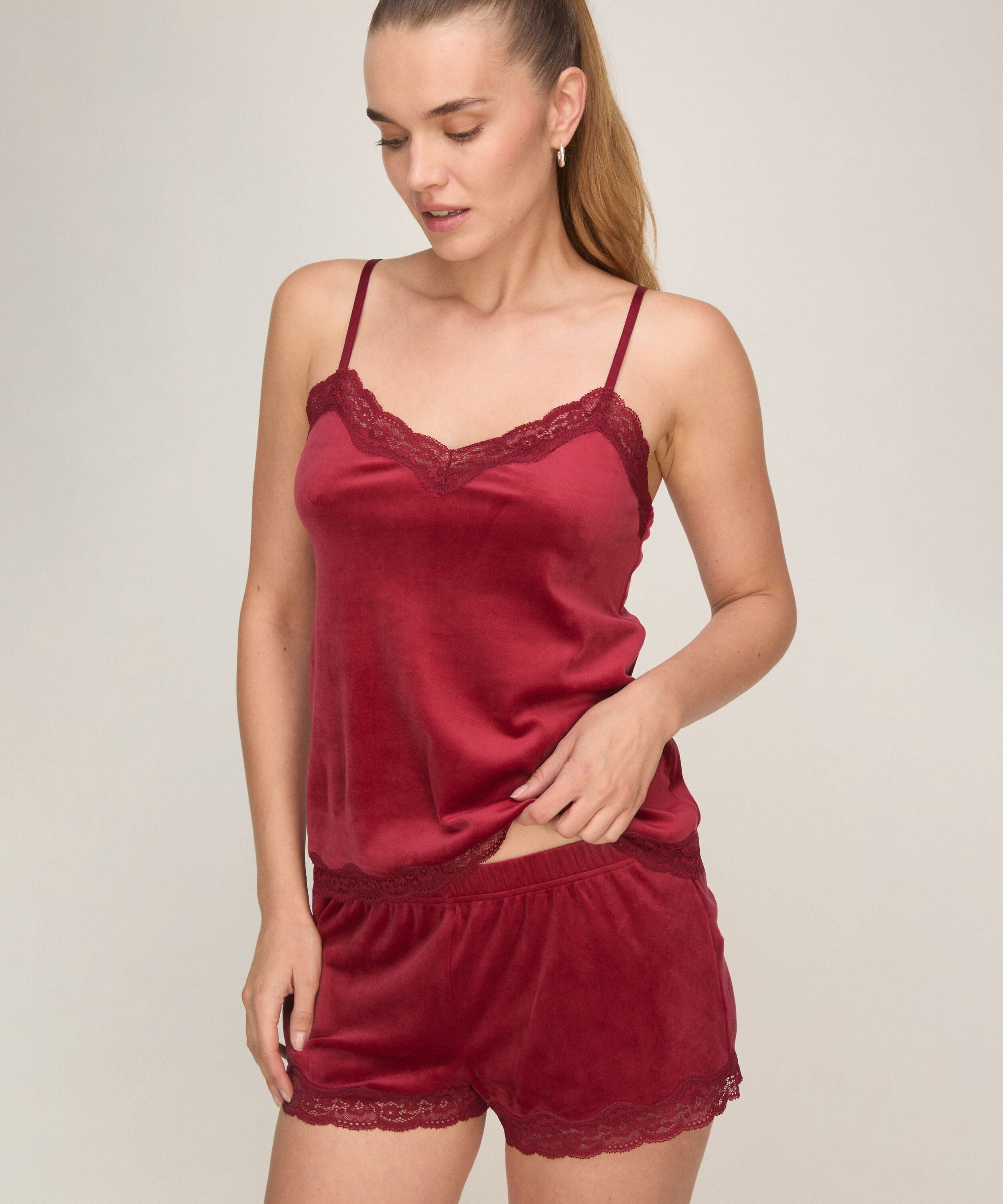 Cami Top Velours Lace, Rot Cami Top Velours Lace, Rot