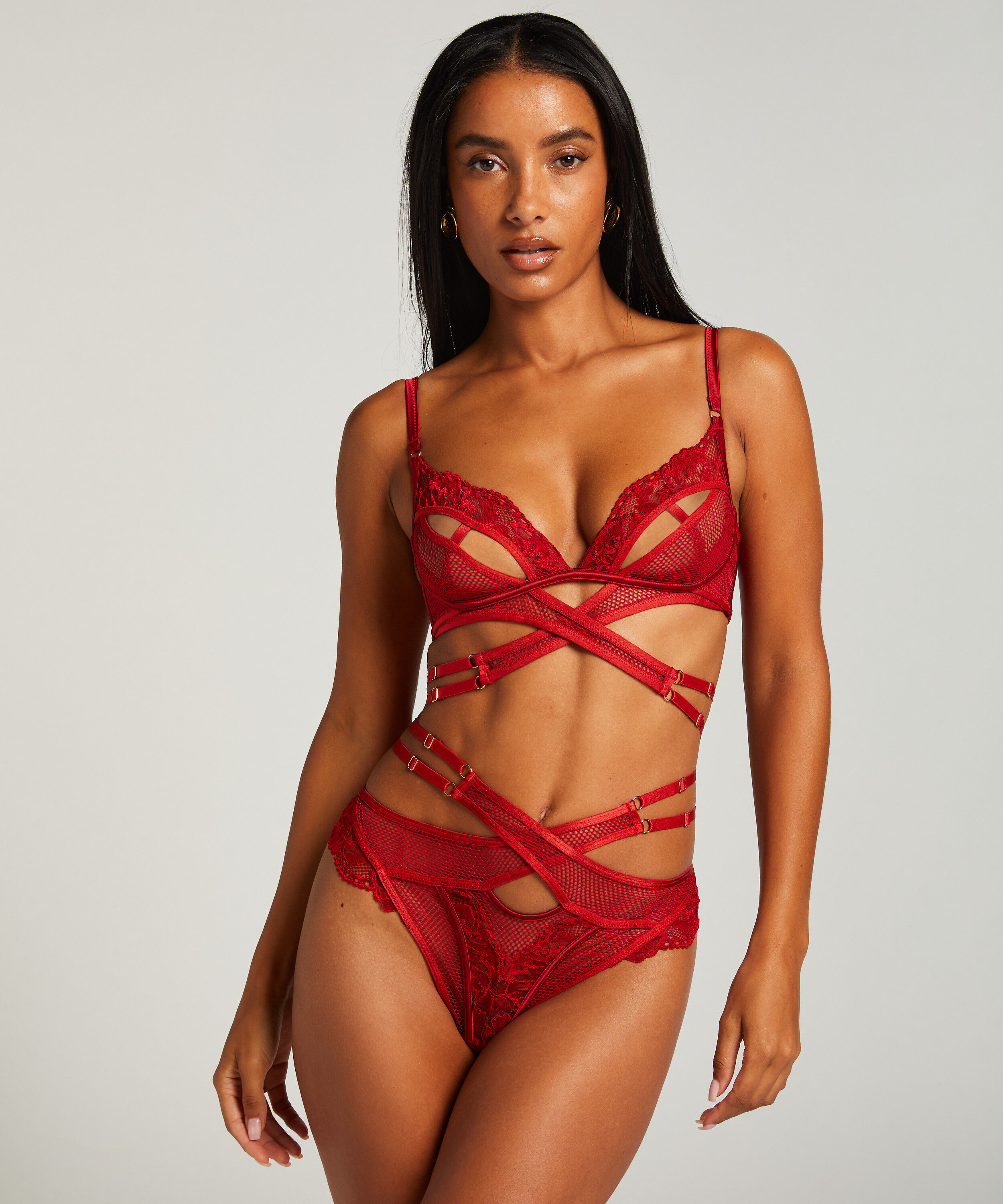 String mit hohem Schnitt Pleasure