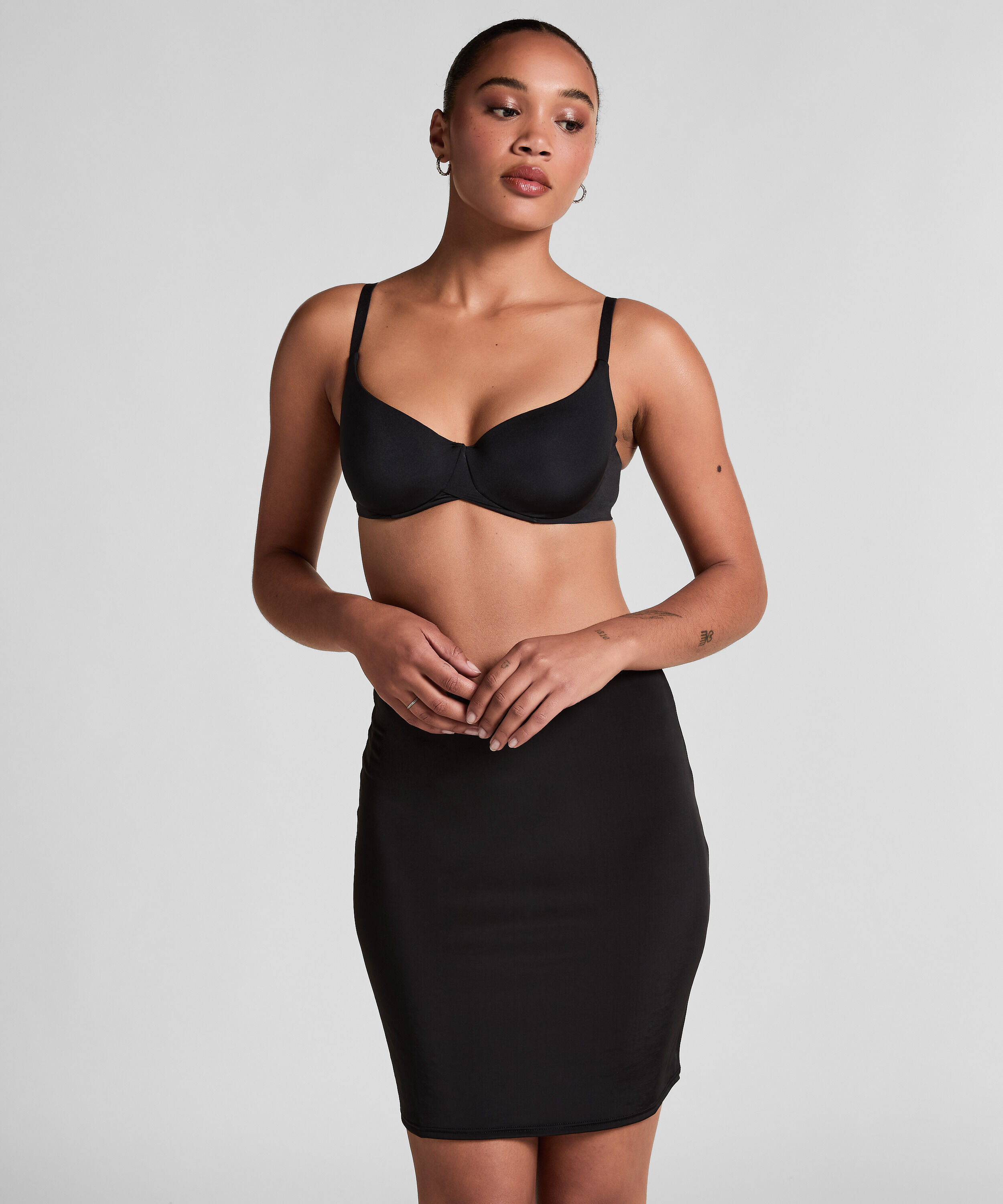 Straffender Unterrock, Schwarz