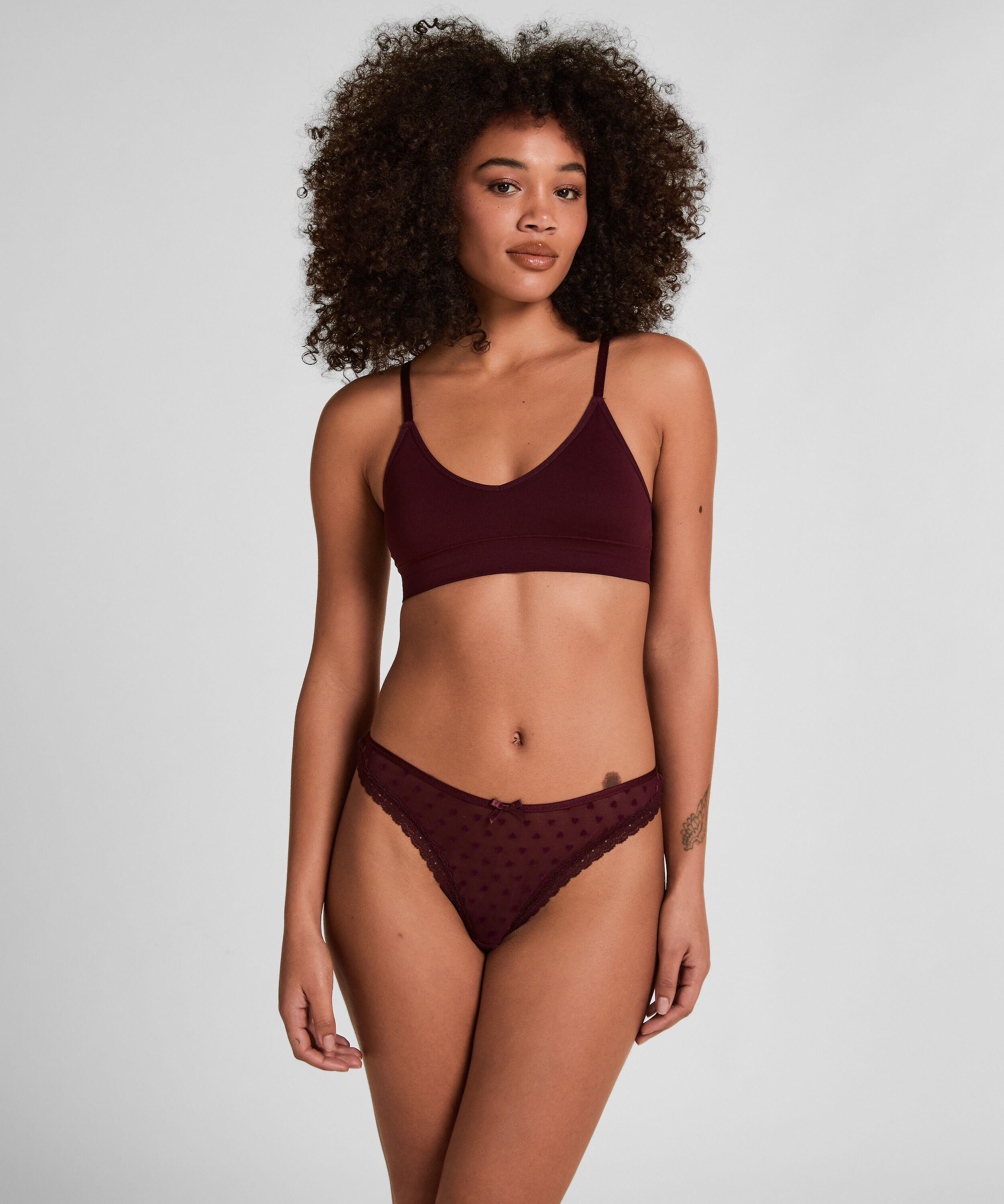 High Cut String Phoebe, Lila