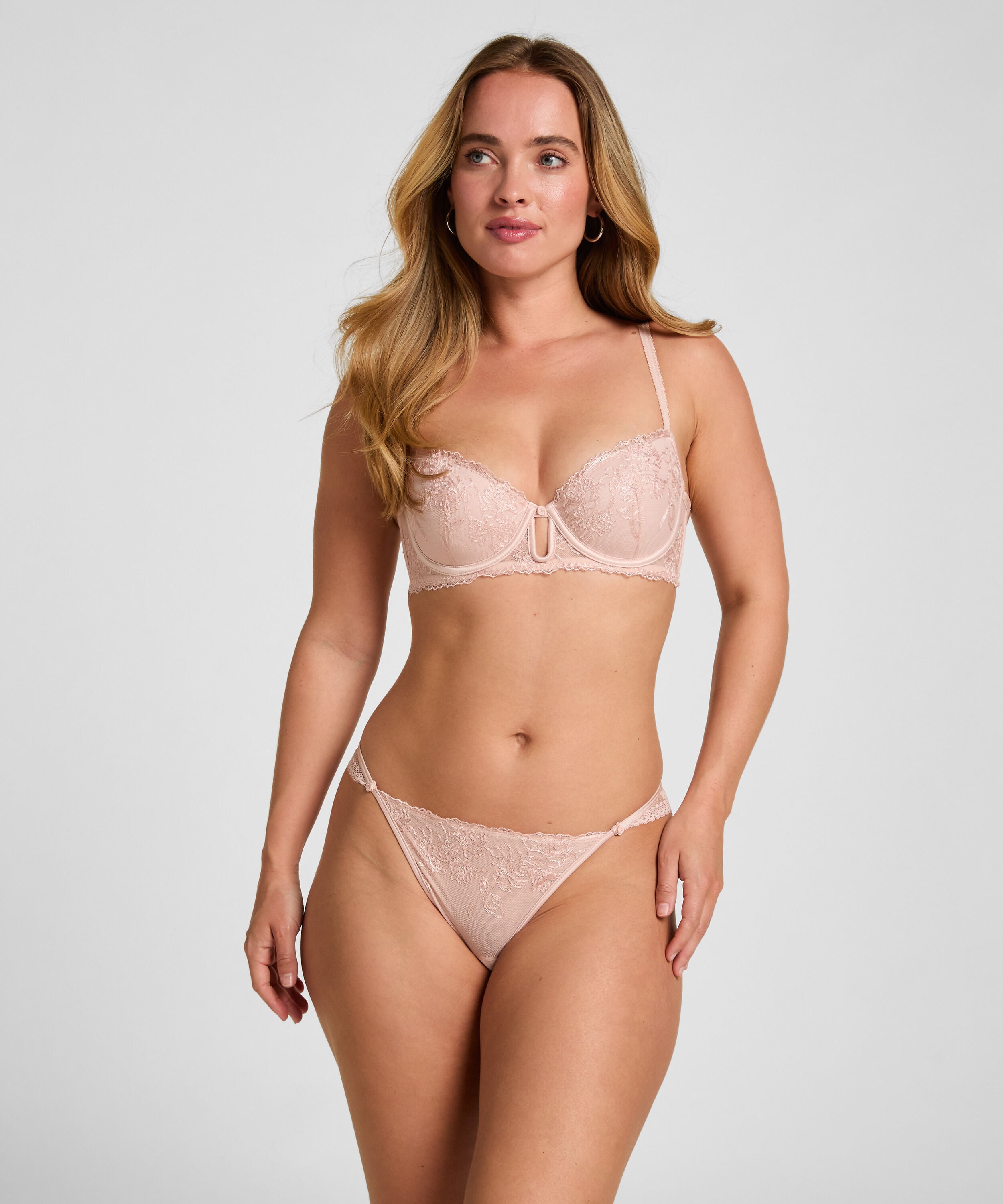 Brazilian Nola, Rose Brazilian Nola, Rose