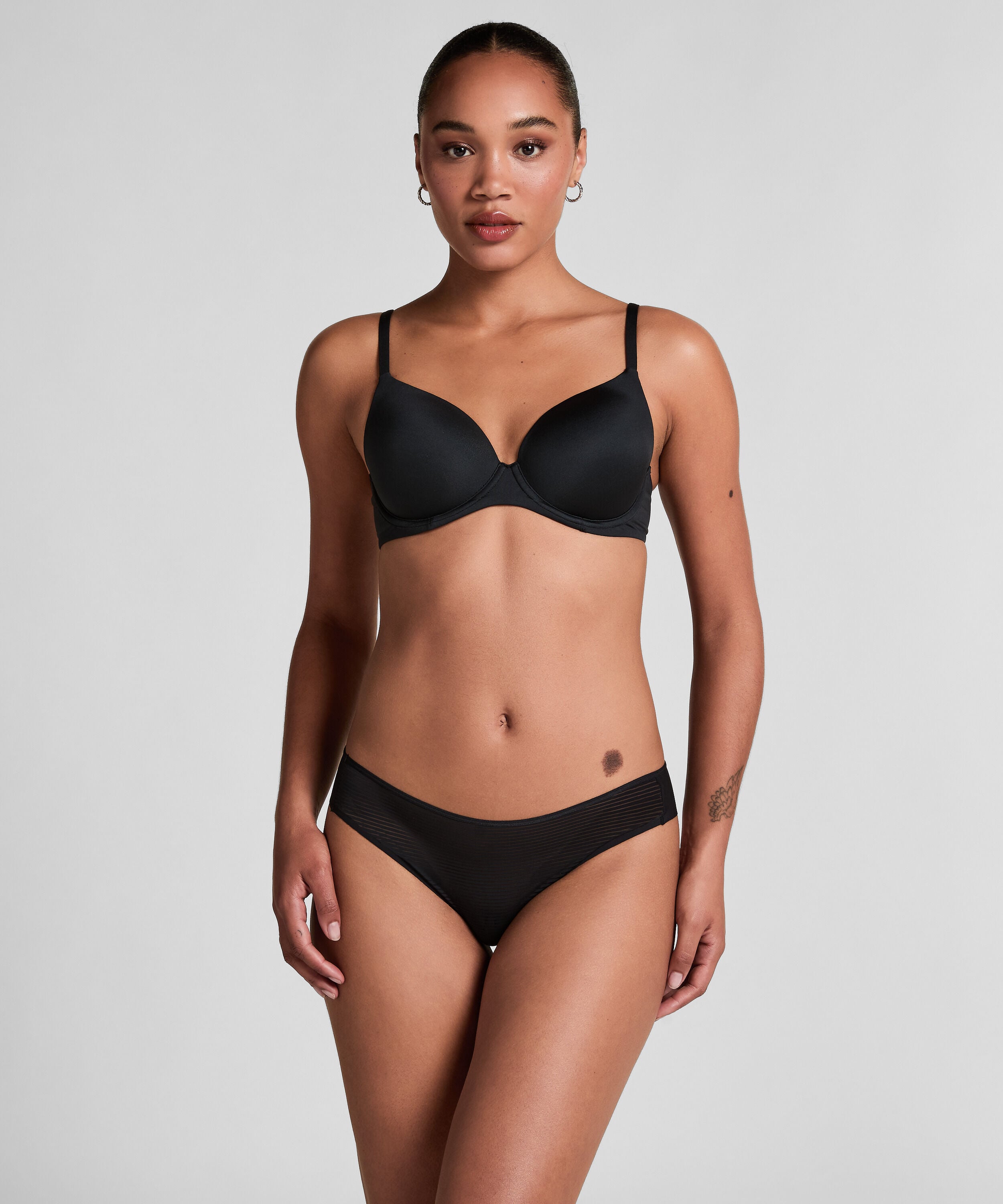 Invisible Brazilian Stripe Mesh, Schwarz