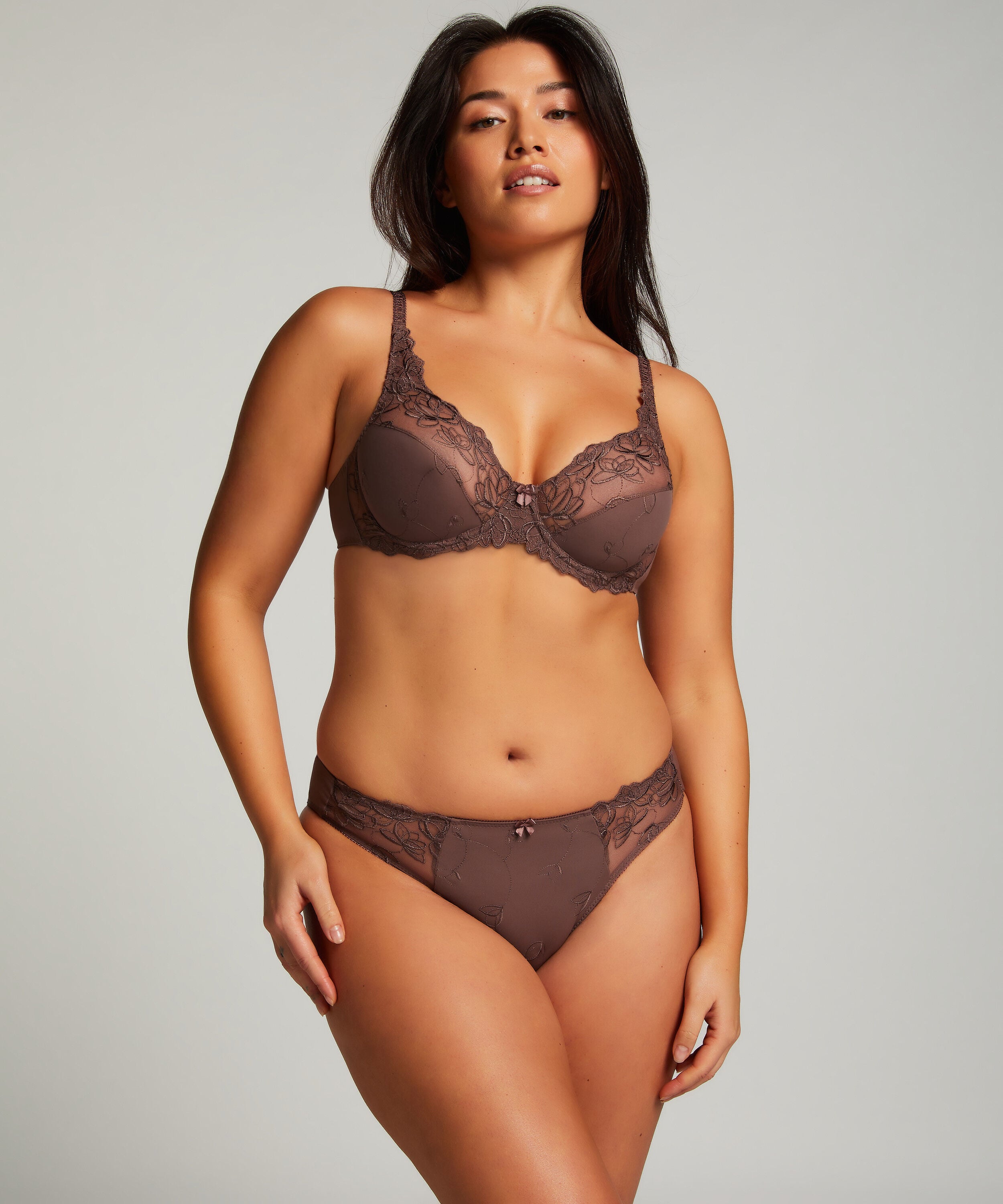 Slip Diva, Braun