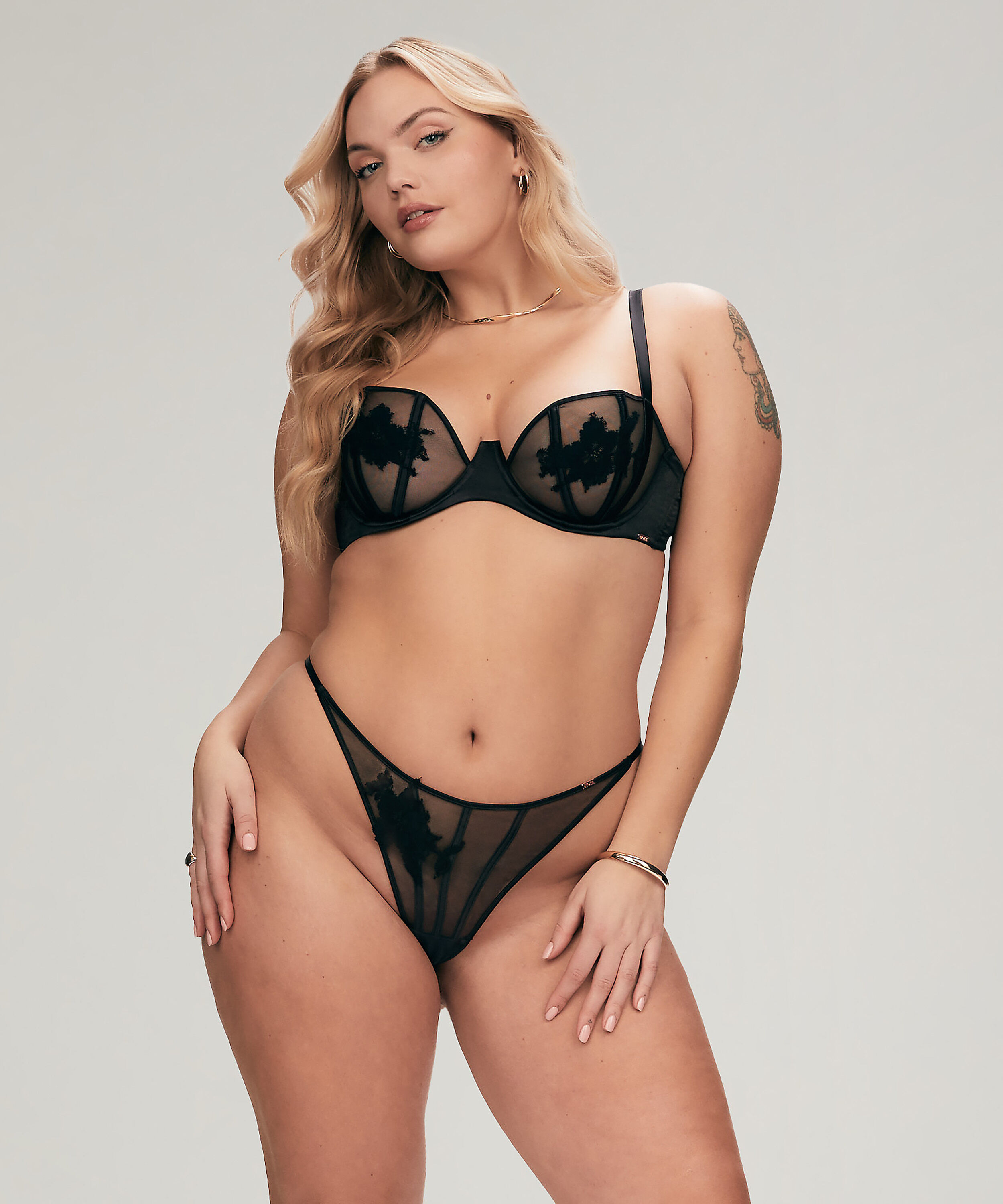 String Ember, Schwarz