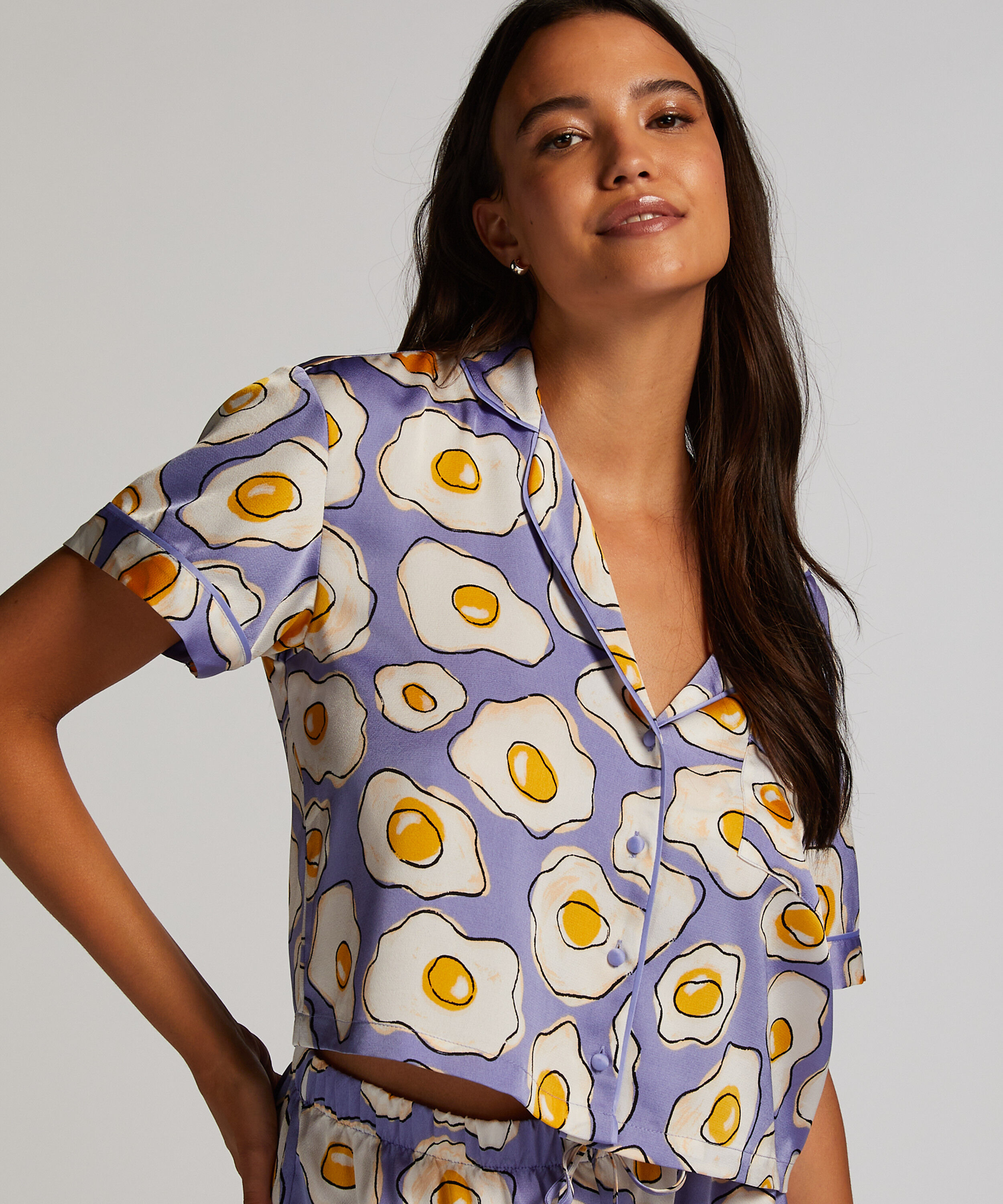 Kurzärmelige Satin-Jacke