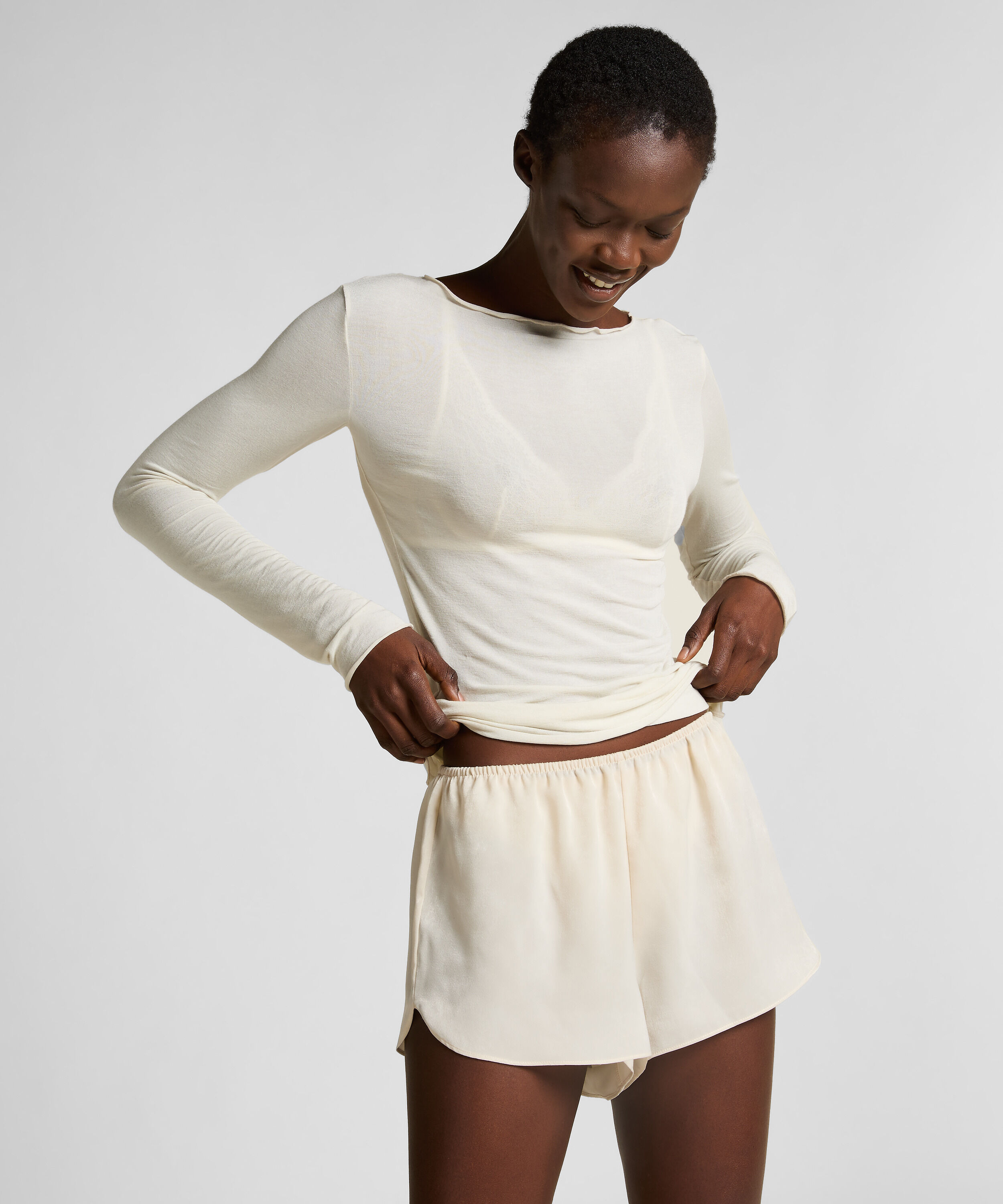 Satin-Shorts Minimal, Weiß