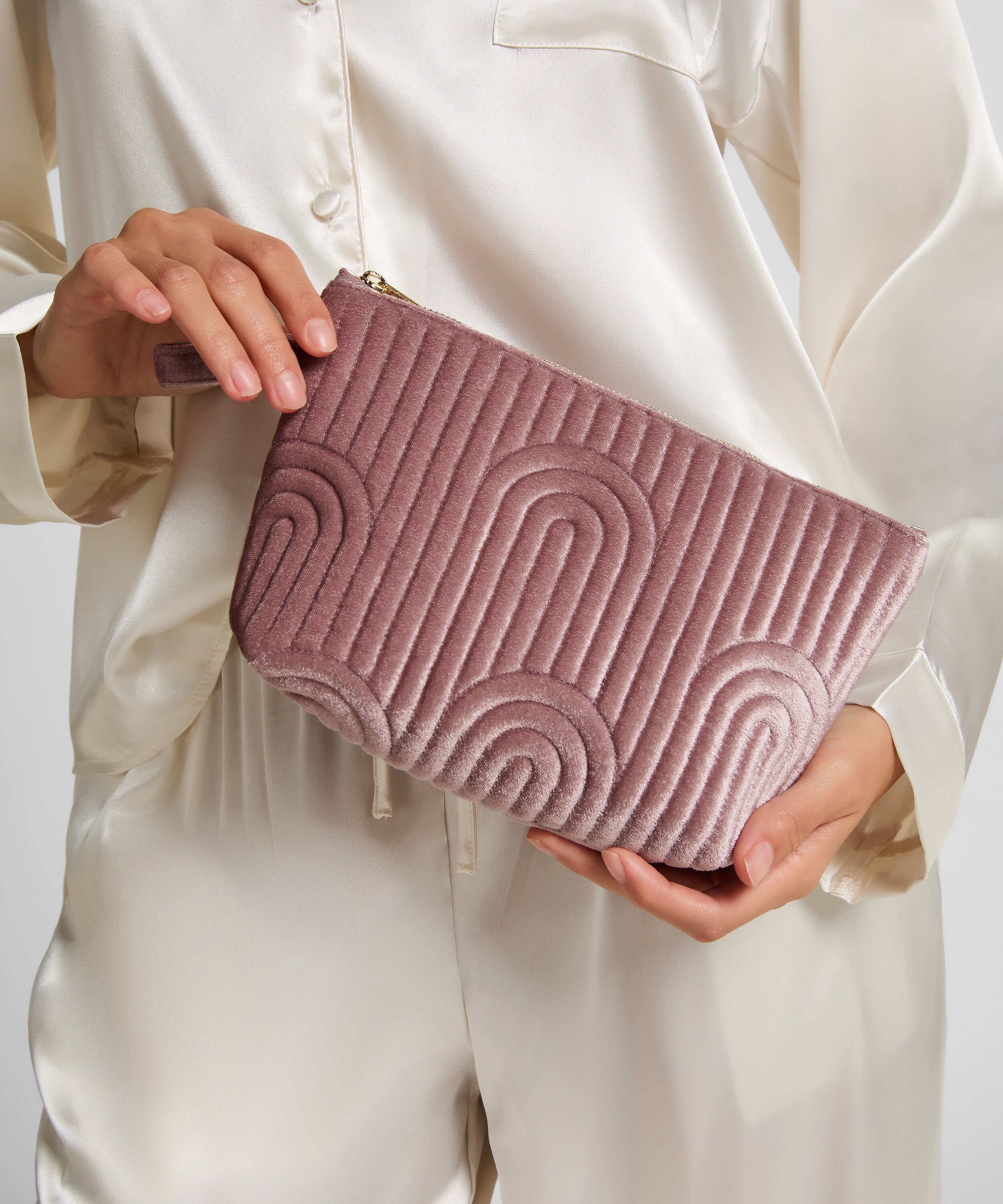 Kleine Kosmetiktasche aus Velours, Lila