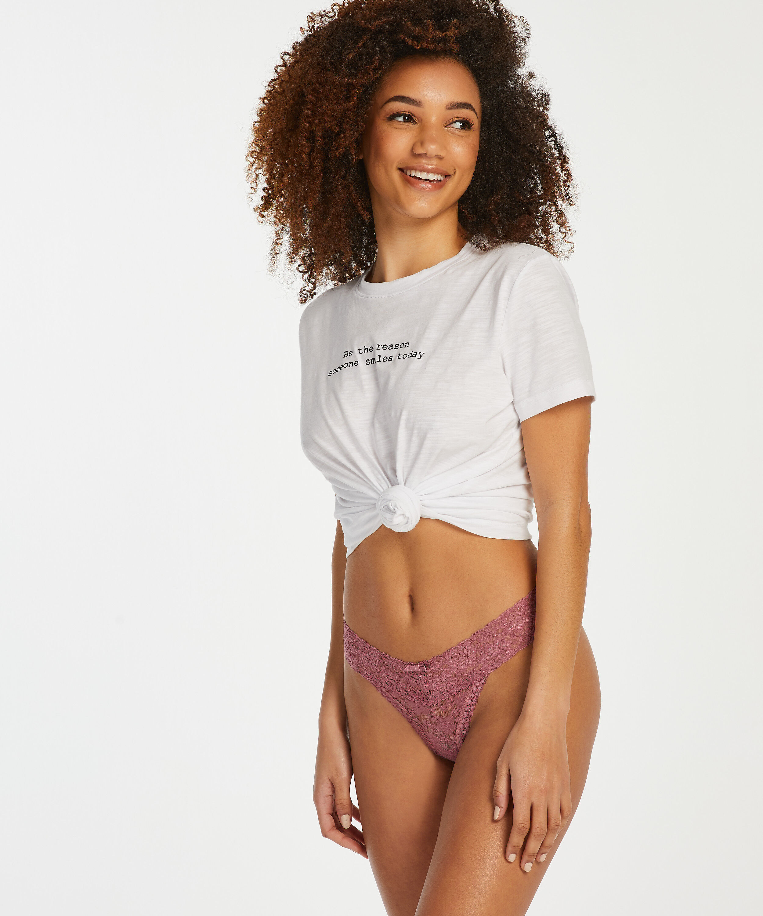 Besonders niedriggeschnittener V-String, Lila