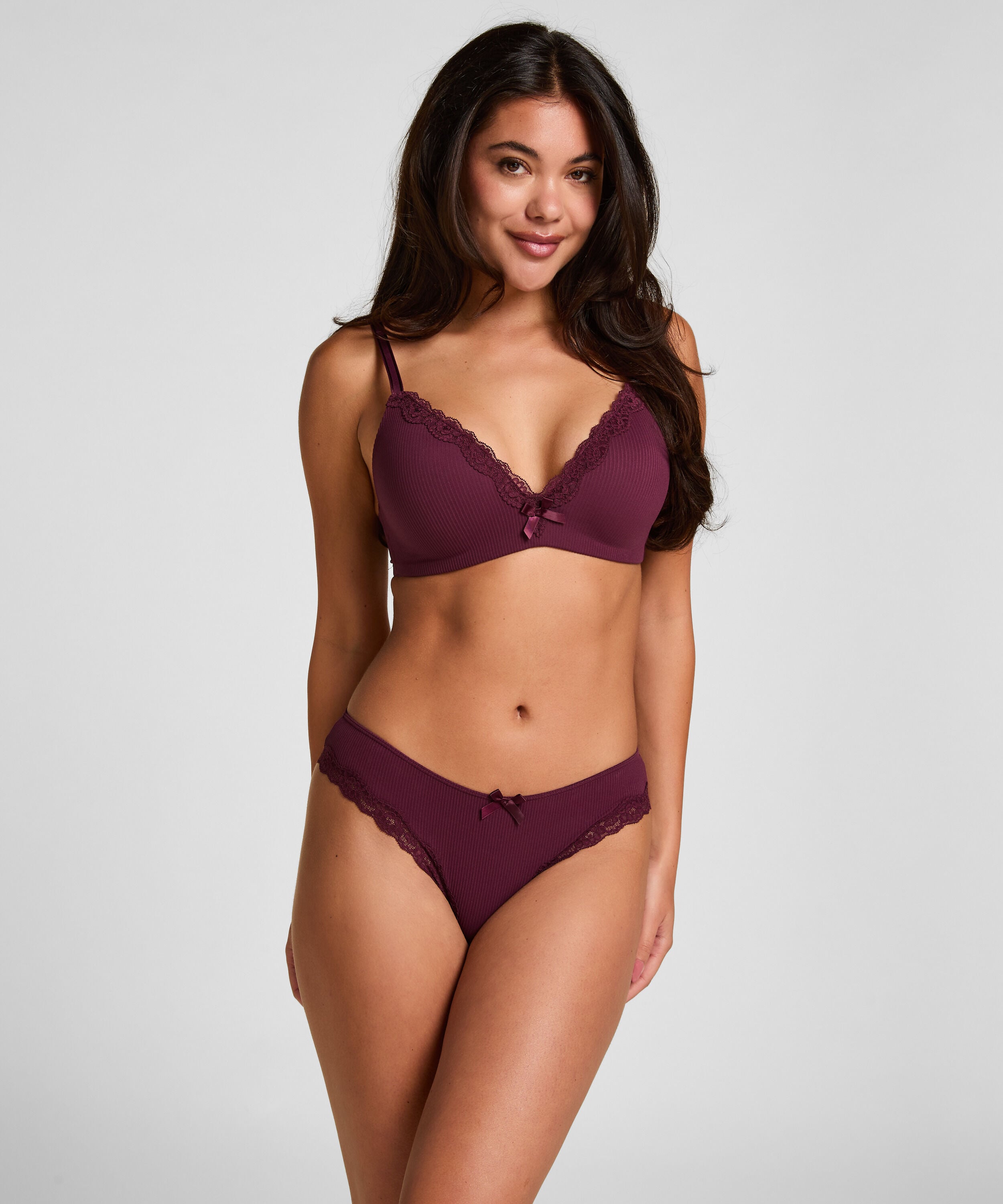 Brazilian Lola, Lila Brazilian Lola, Lila