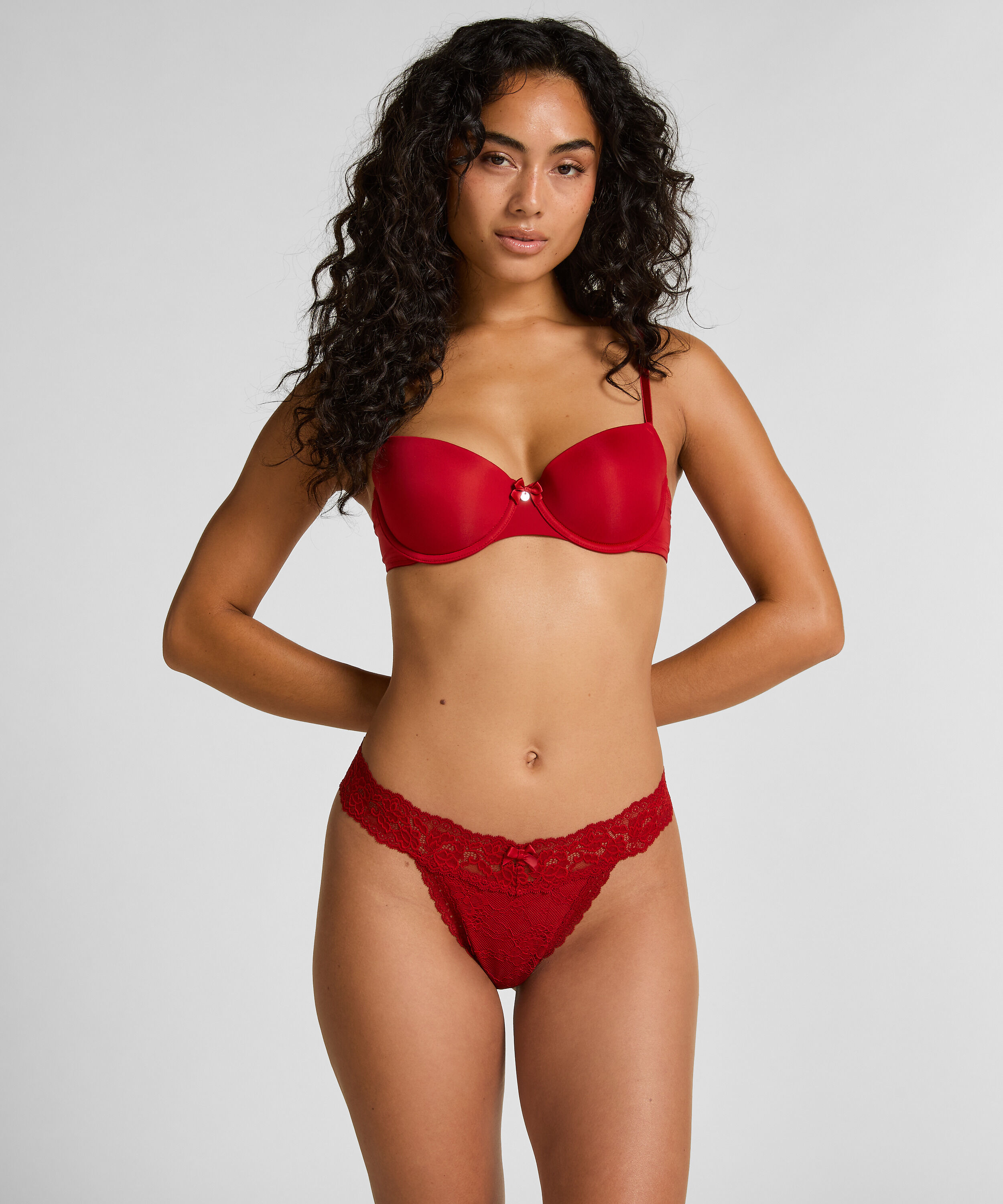 Extra Tief sitzender String Madison, Rot Extra Tief sitzender String Madison, Rot