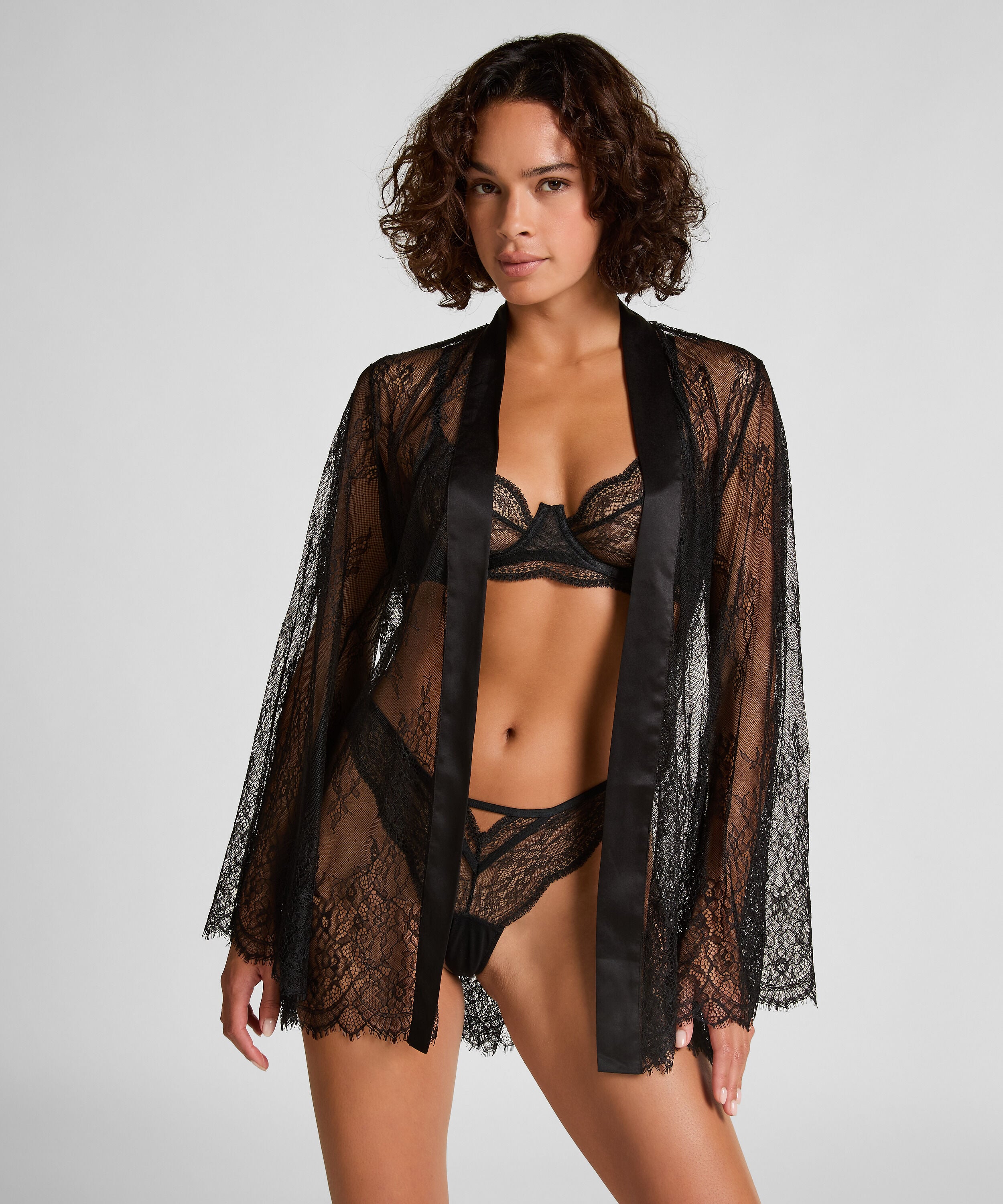 Kimono Allover Lace, Schwarz Kimono Allover Lace, Schwarz