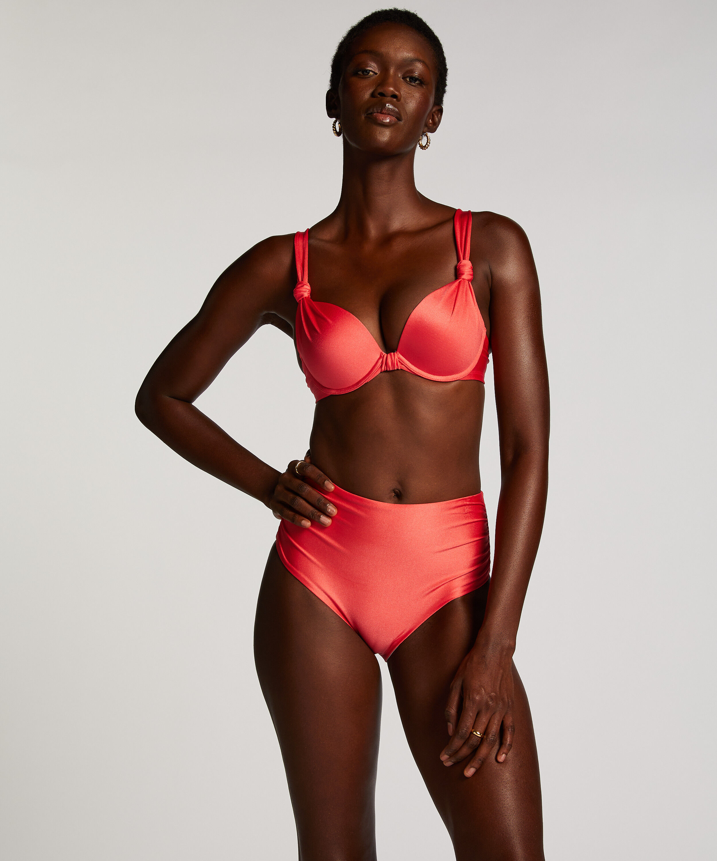 Bikini Slip Costa Rio, Rot