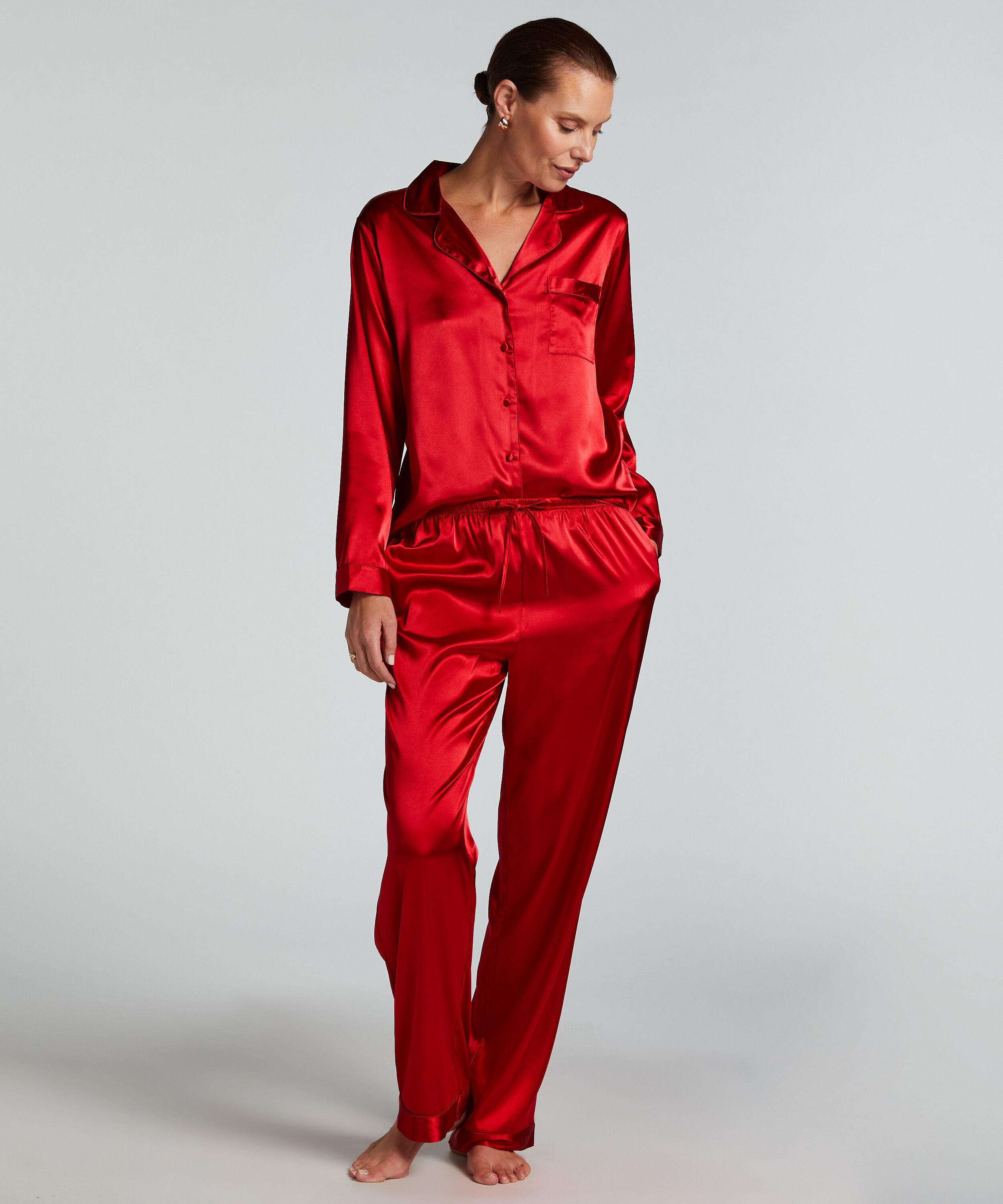 Hose Satin, Rot
