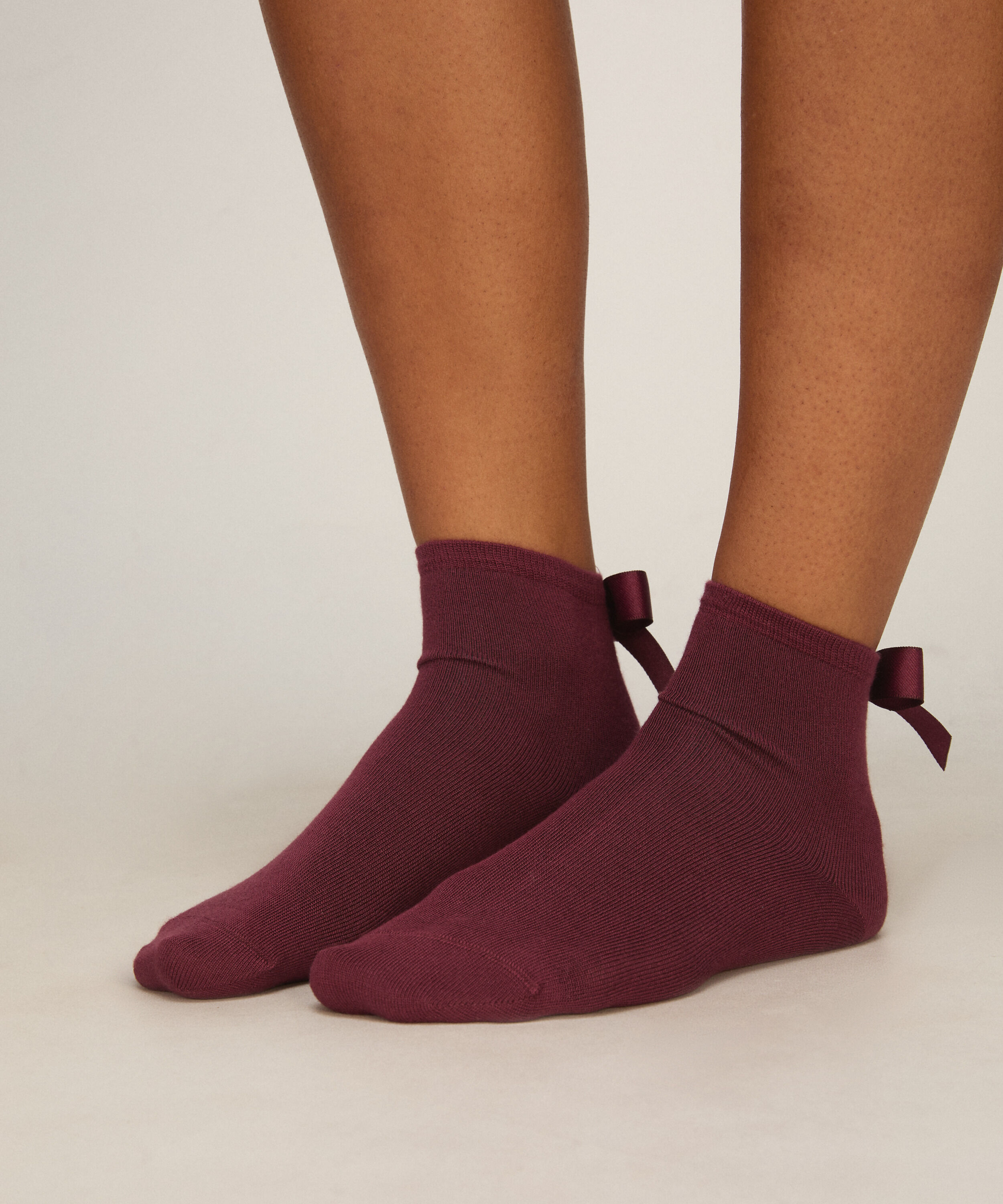 Socken Bow Modal