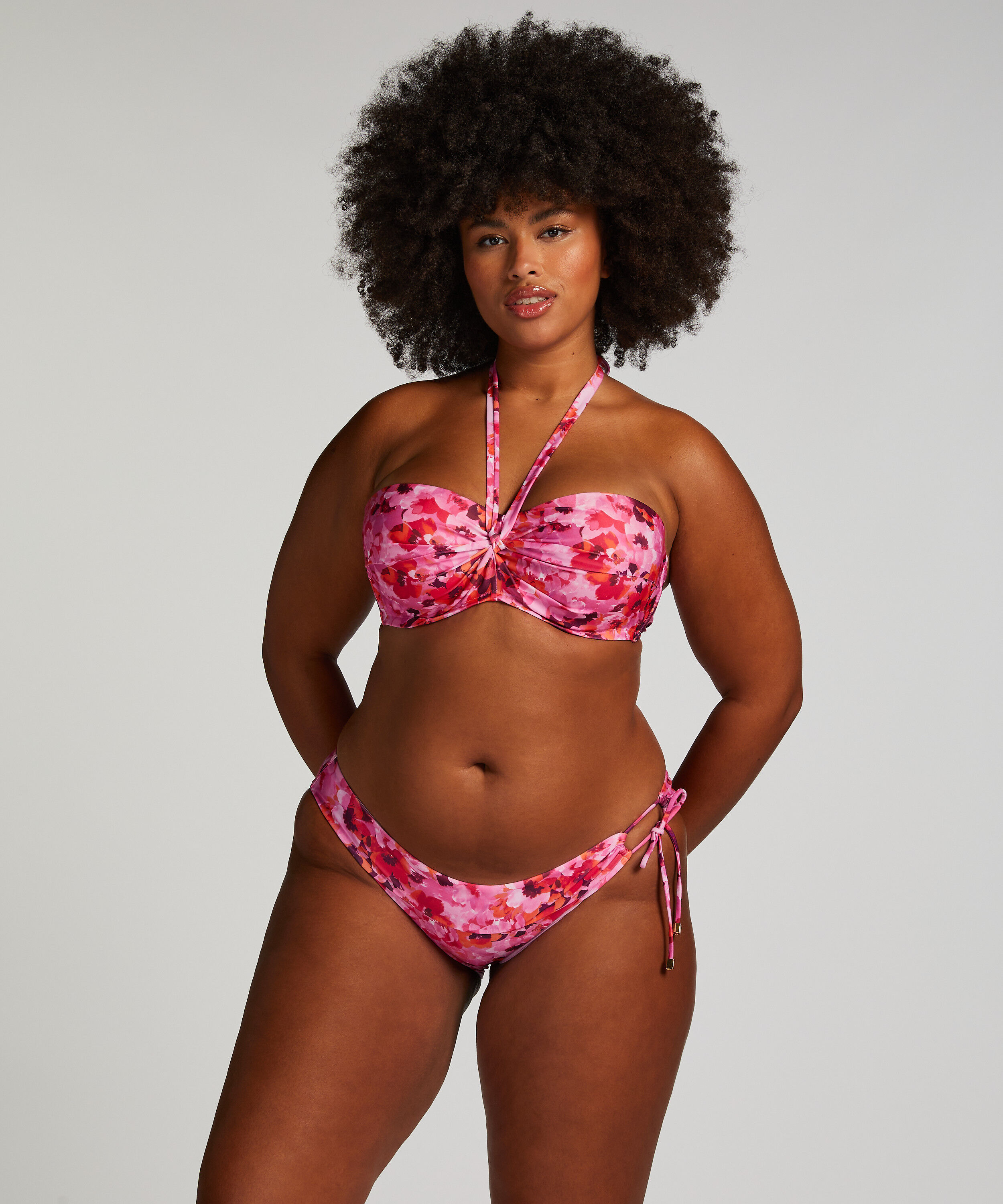 Bikini-Oberteil Floral Cup E +