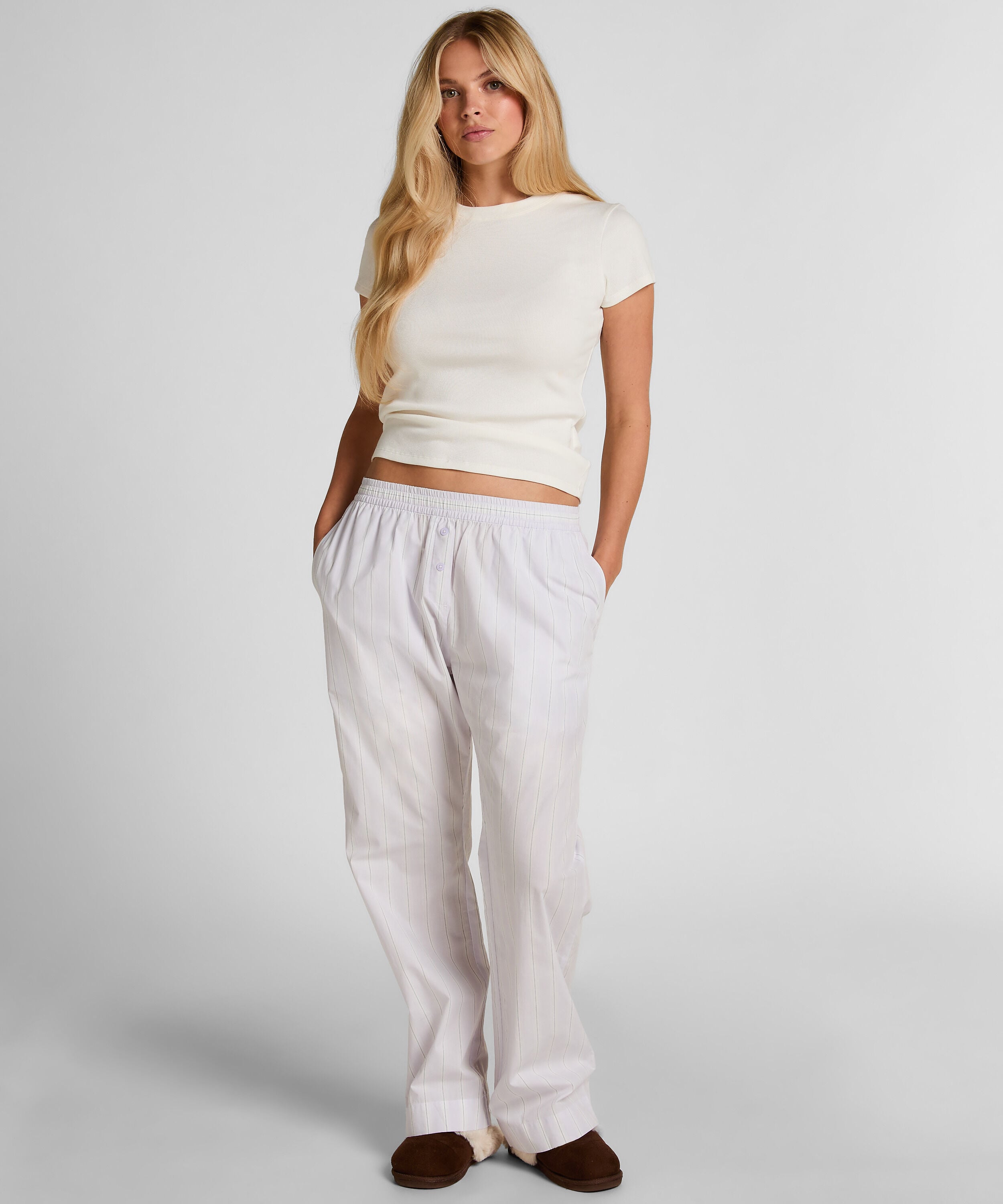 Gestreifte Hose aus gewebter Baumwolle, Lila Gestreifte Hose aus gewebter Baumwolle, Lila