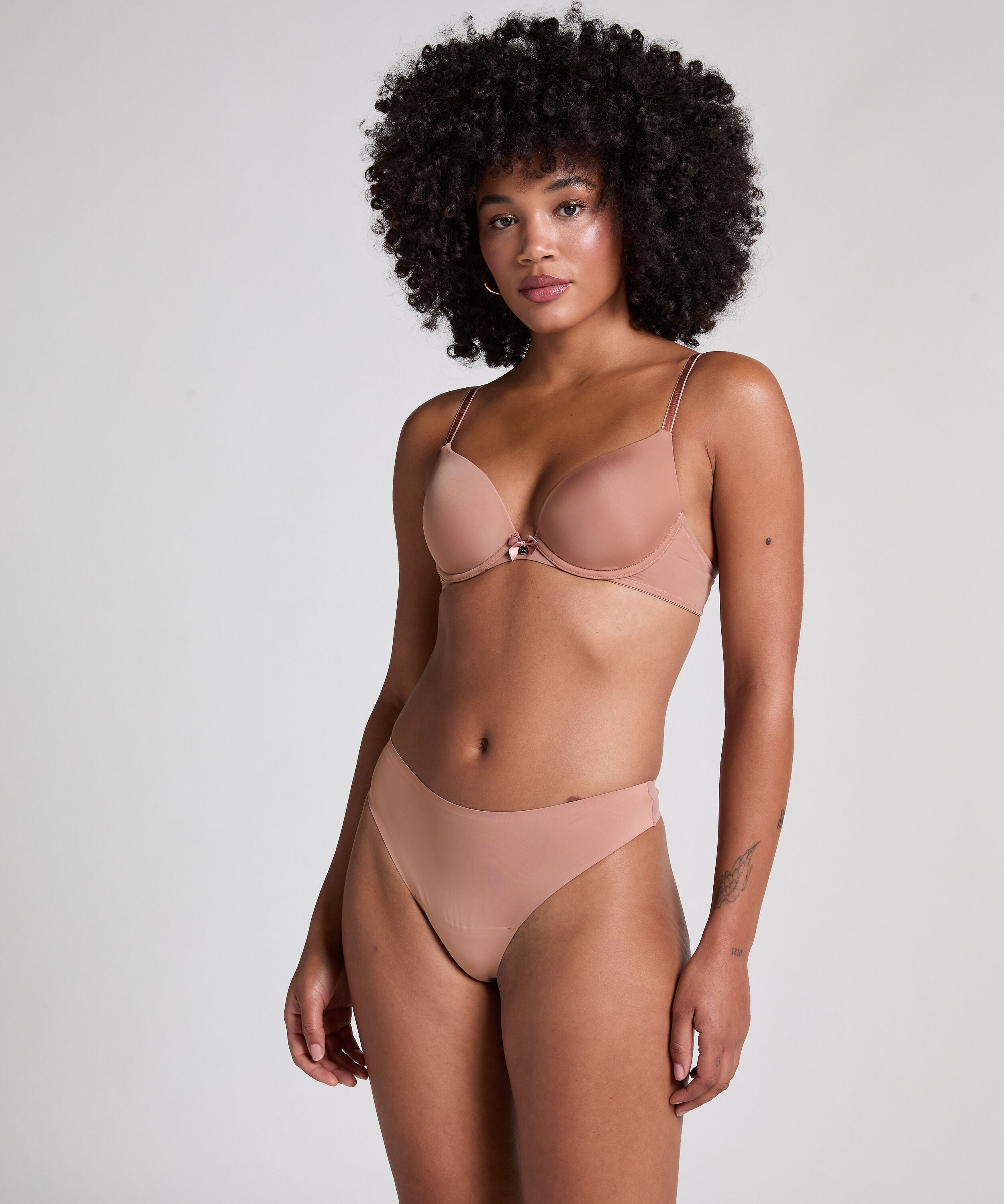 Invisible String Basic, Braun