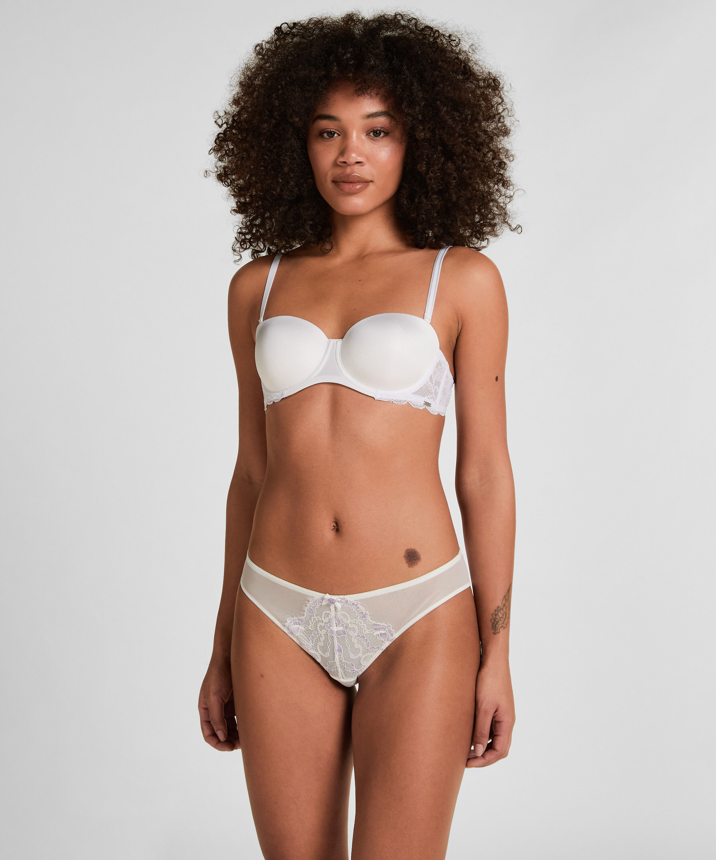 Solene Brazilian, Weiß Solene Brazilian, Weiß