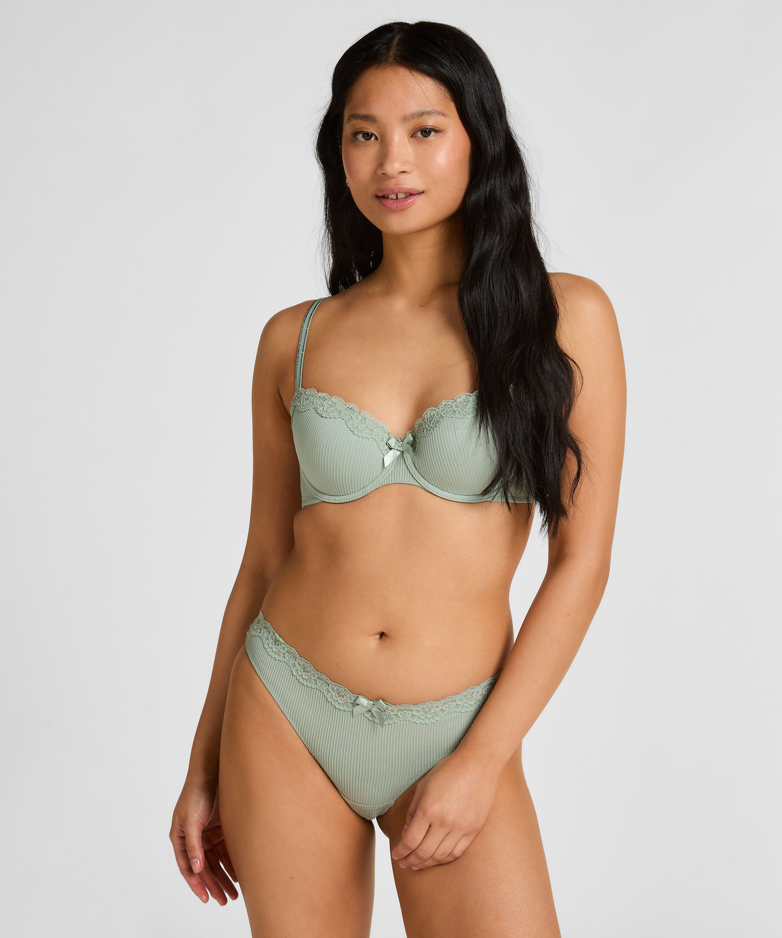String Lola, Grün